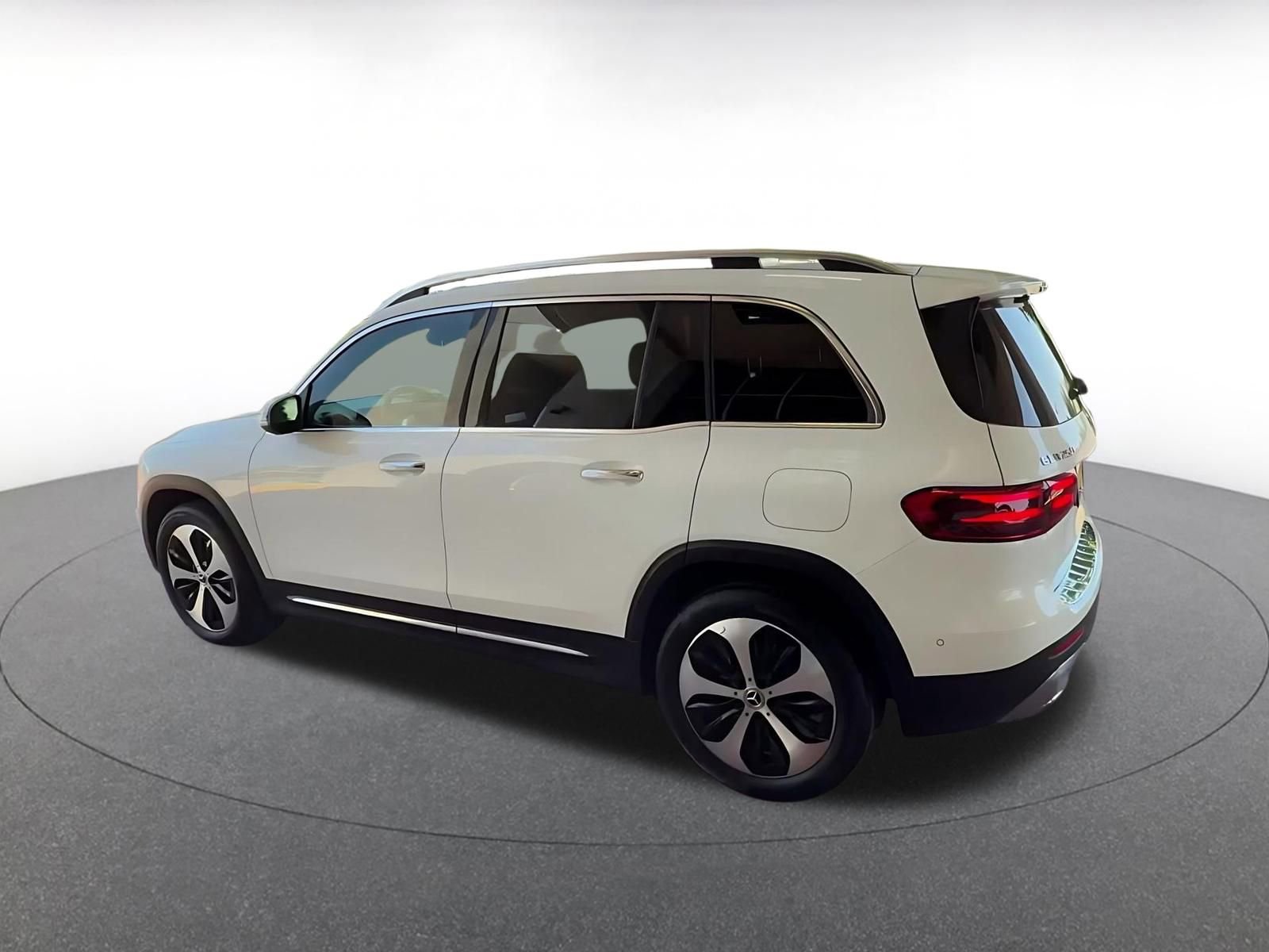 Thumbnail: 2025 Mercedes-Benz GLB - 10