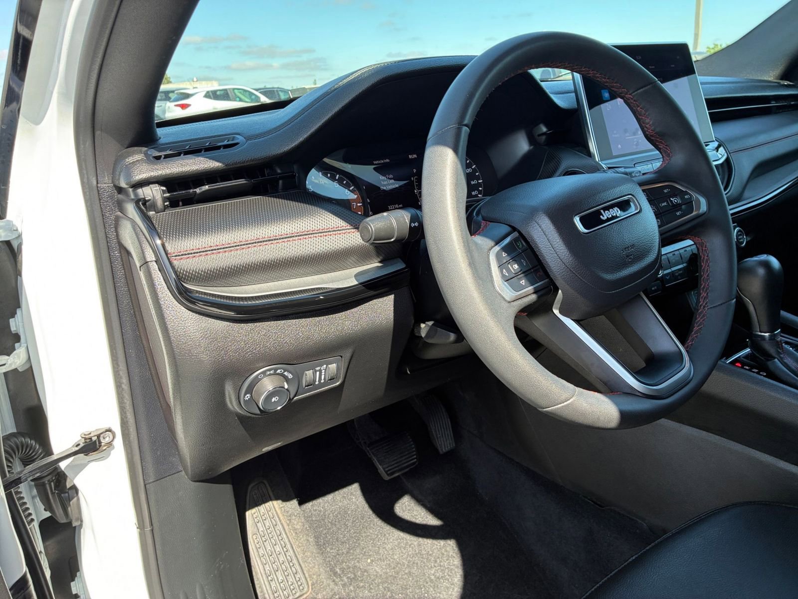 Thumbnail: 2025 Jeep Compass - 34