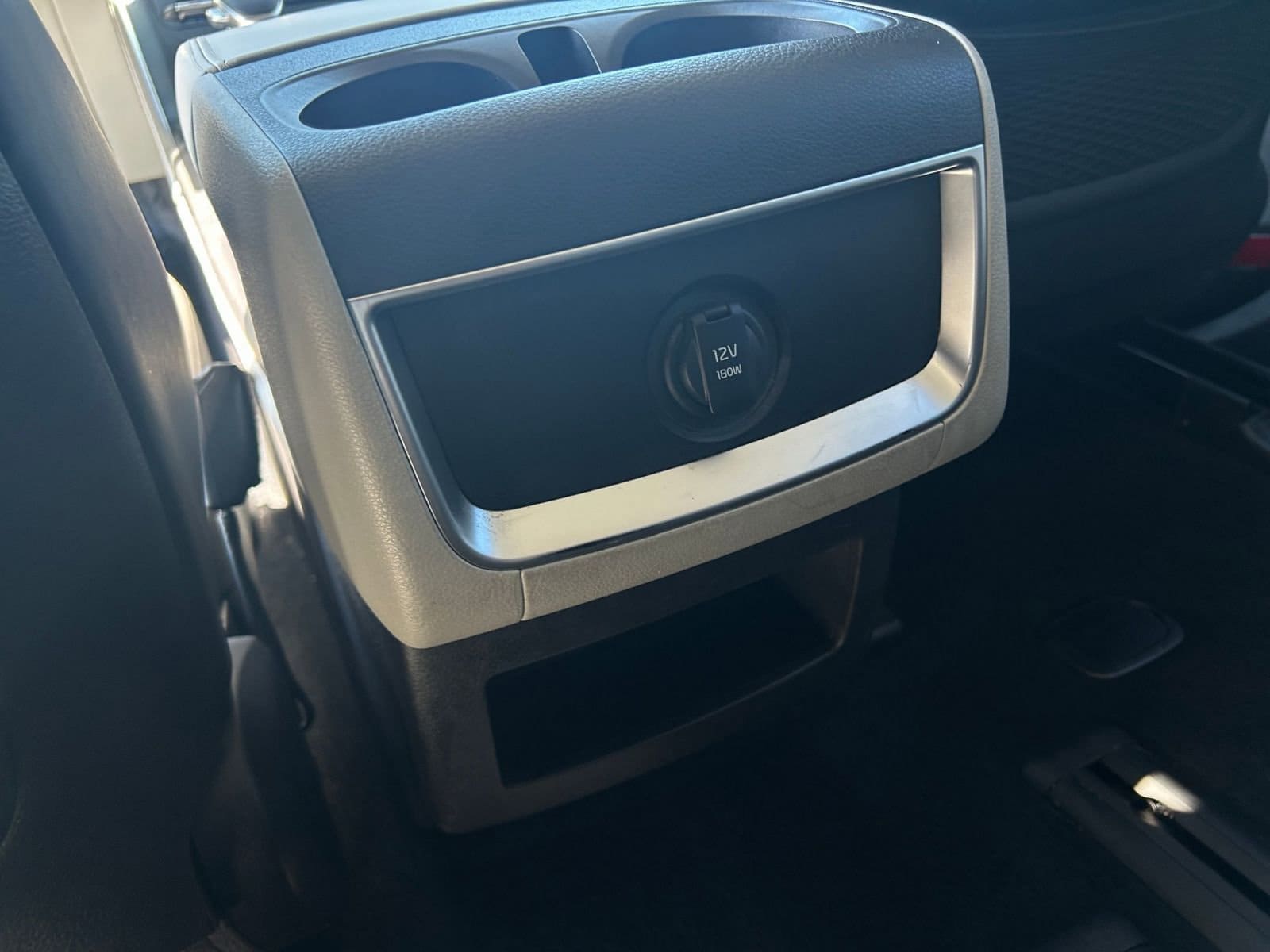 Thumbnail: 2024 Kia Carnival - 23