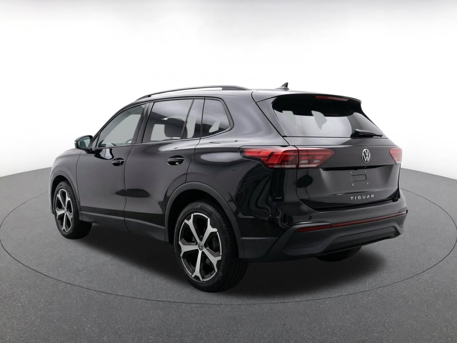 Thumbnail: 2026 Volkswagen Tiguan - 5
