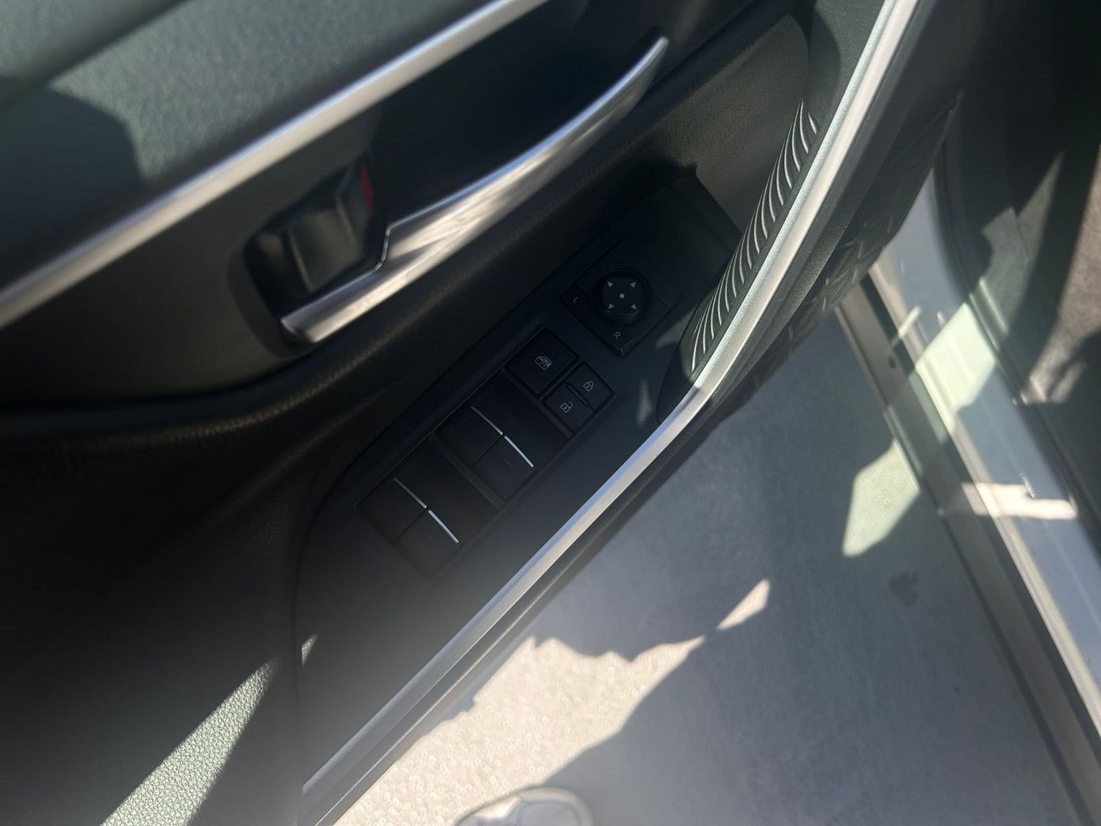 Thumbnail: 2024 Toyota RAV4 - 20