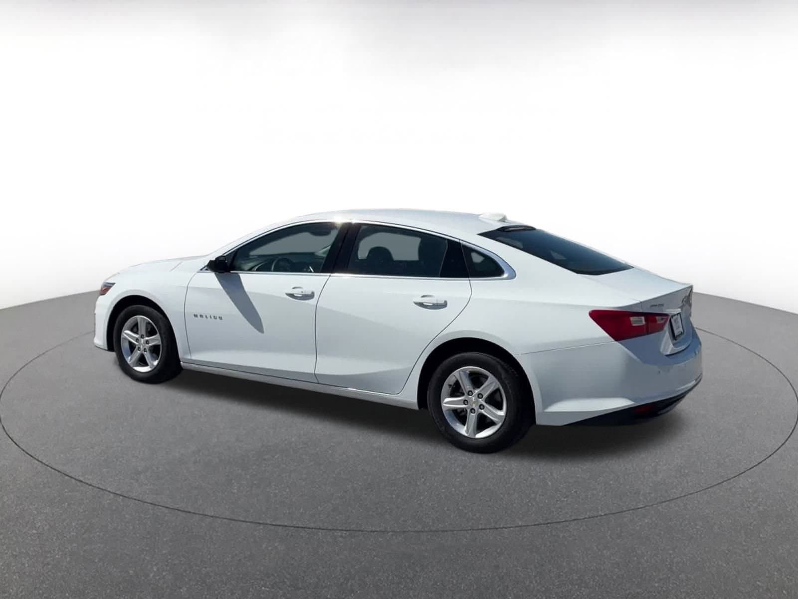 Thumbnail: 2024 Chevrolet Malibu - 10