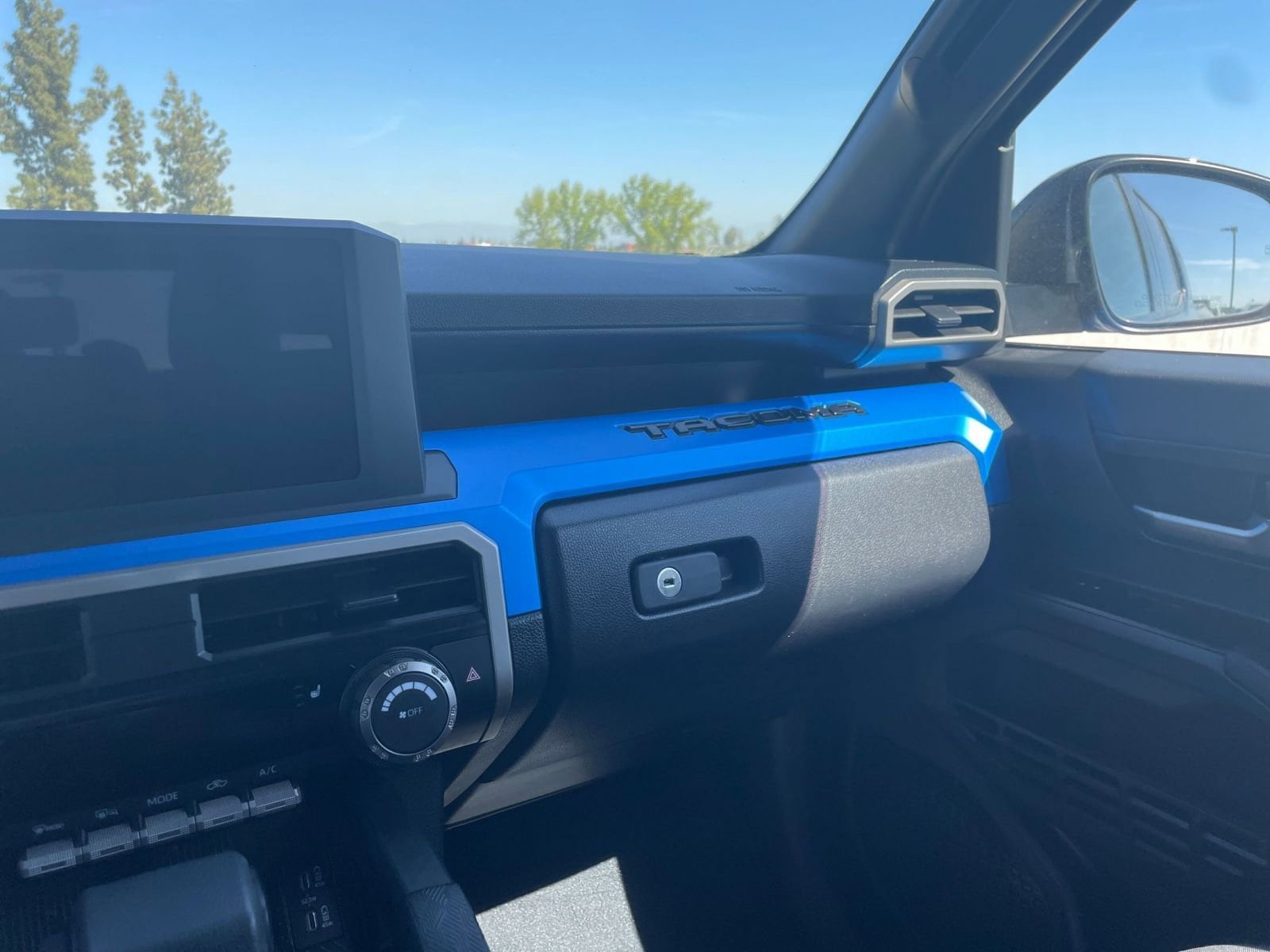 Thumbnail: 2025 Toyota Tacoma - 33