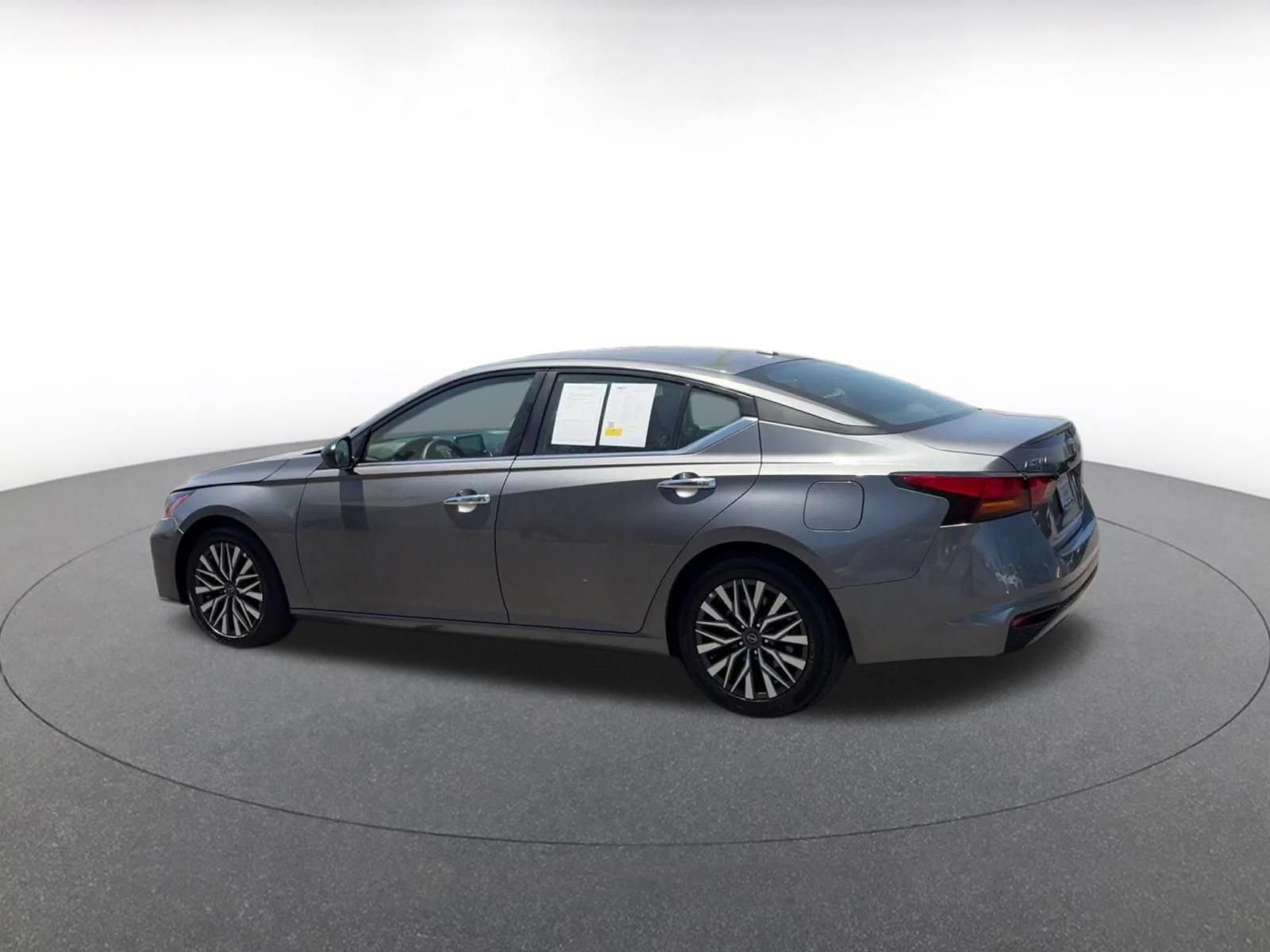 Thumbnail: 2025 Nissan Altima - 10