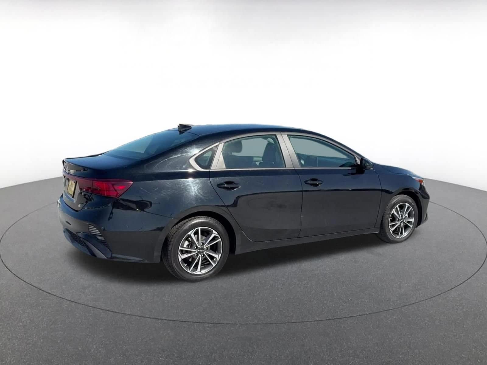 Thumbnail: 2024 Kia Forte - 15