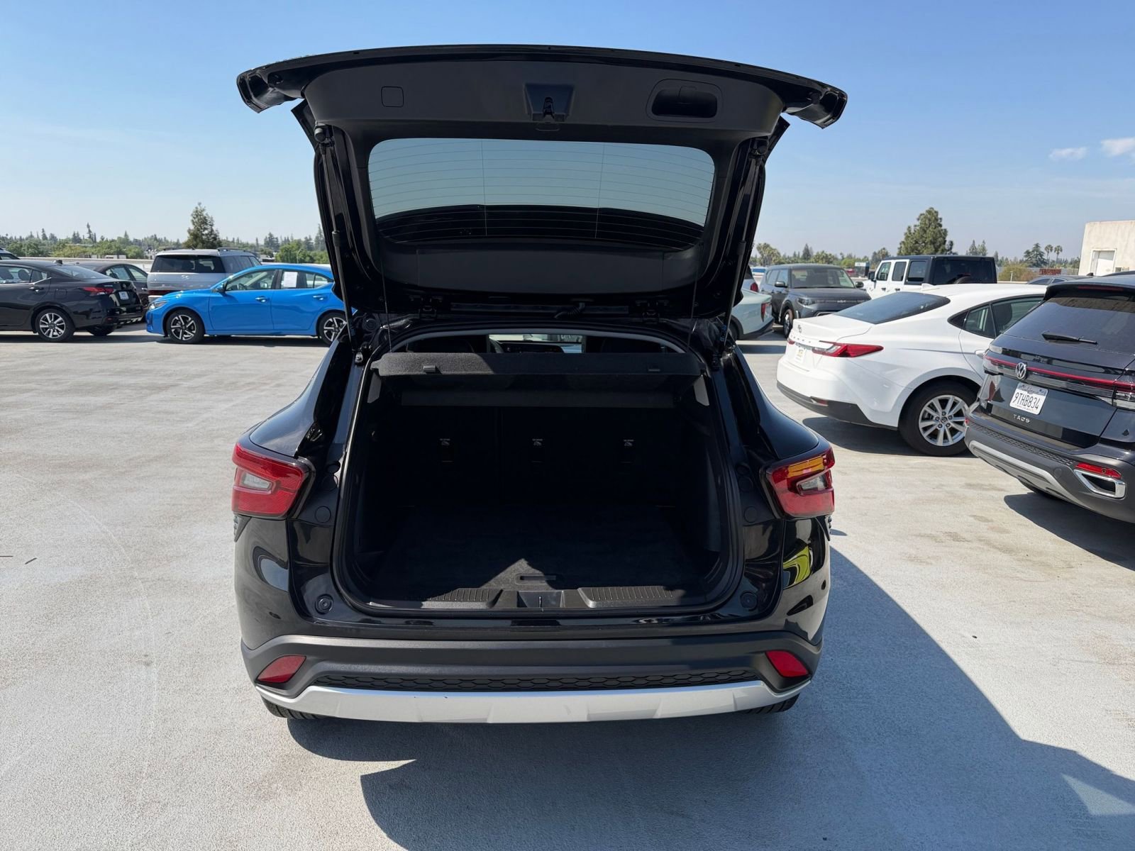 Thumbnail: 2025 Chevrolet Trax - 30