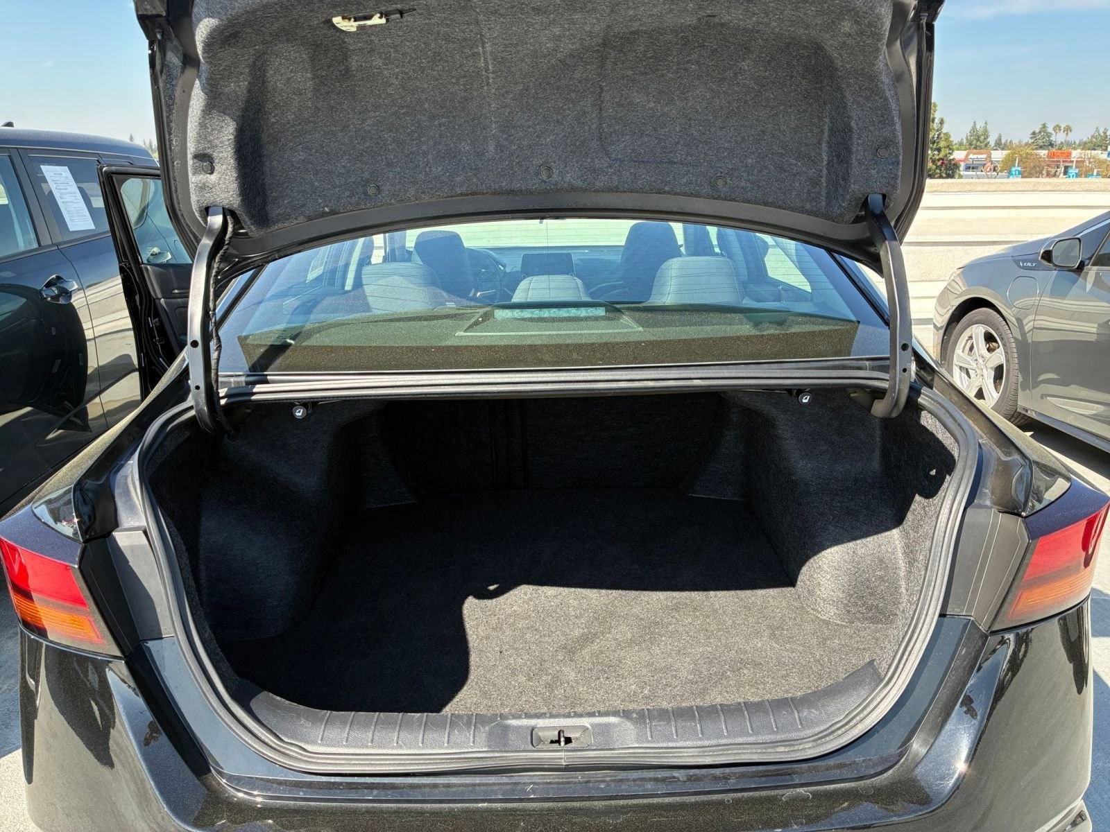 Thumbnail: 2025 Nissan Altima - 31