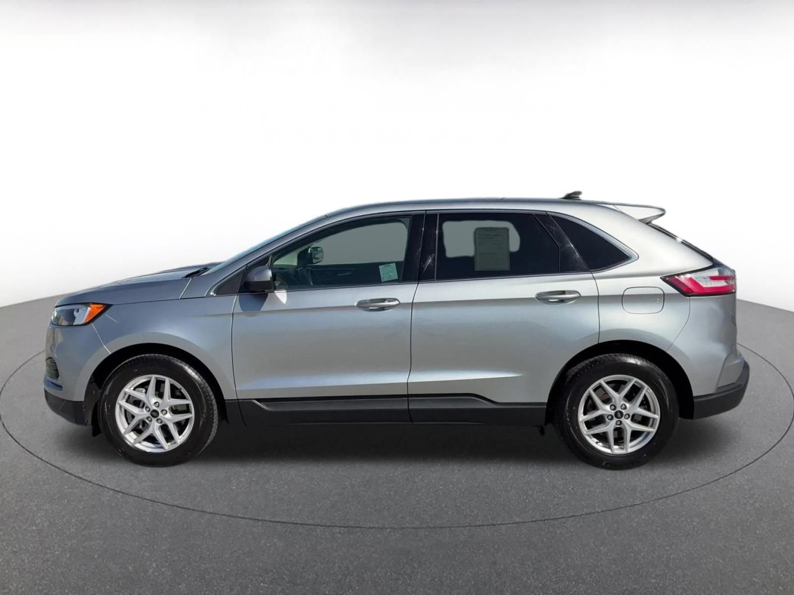 Image 8 of 2024 Ford Edge SUV