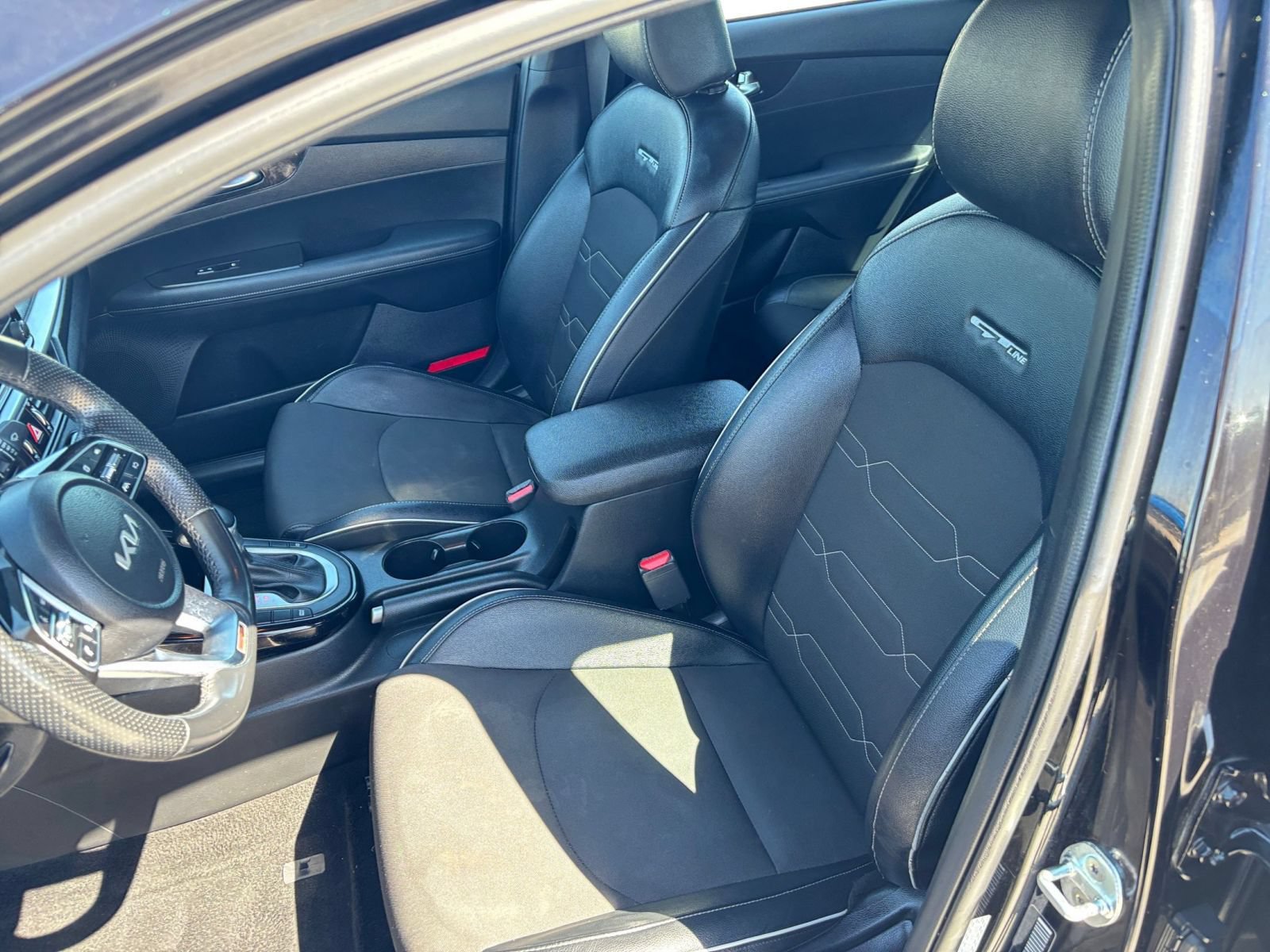 Thumbnail: 2023 Kia Forte - 35