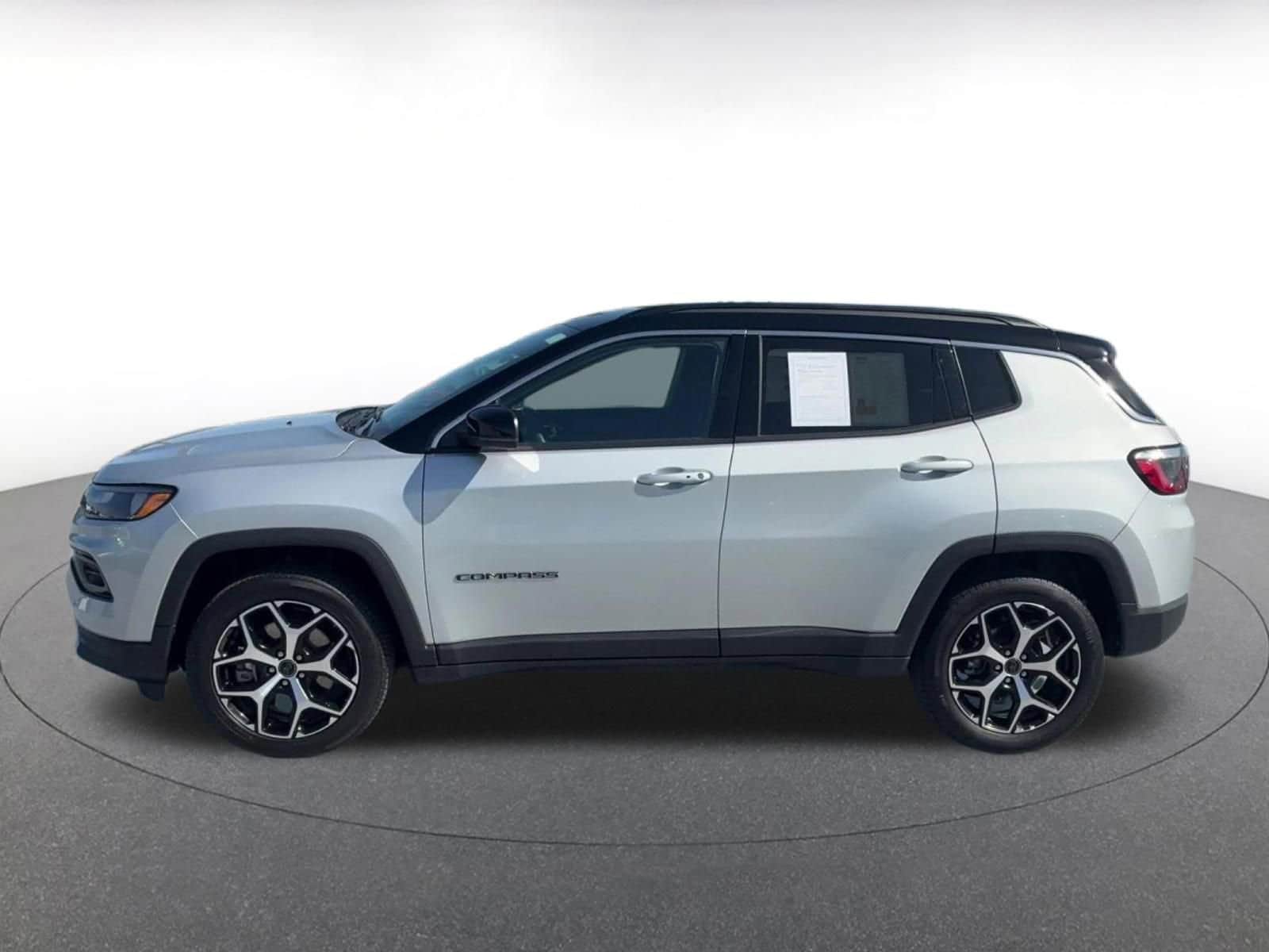 Thumbnail: 2025 Jeep Compass - 9