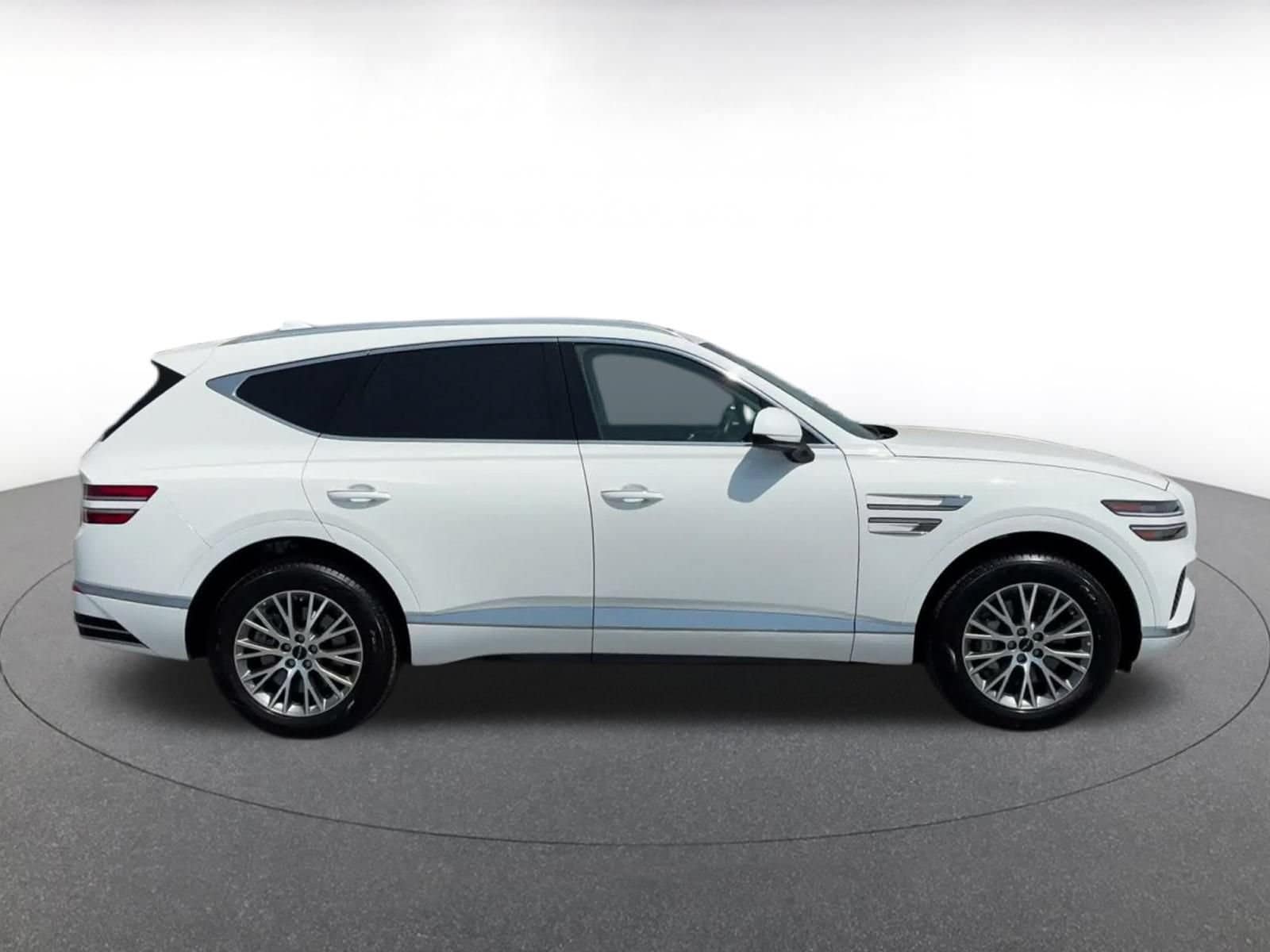 Thumbnail: 2026 Genesis GV80 - 13