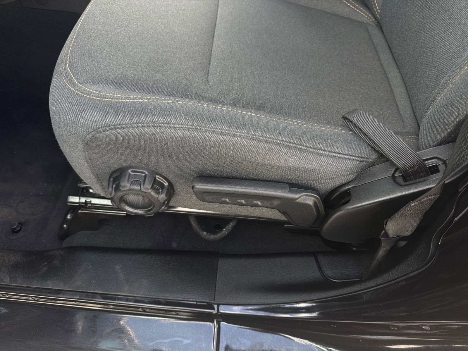 Thumbnail: 2025 Jeep Wrangler - 22