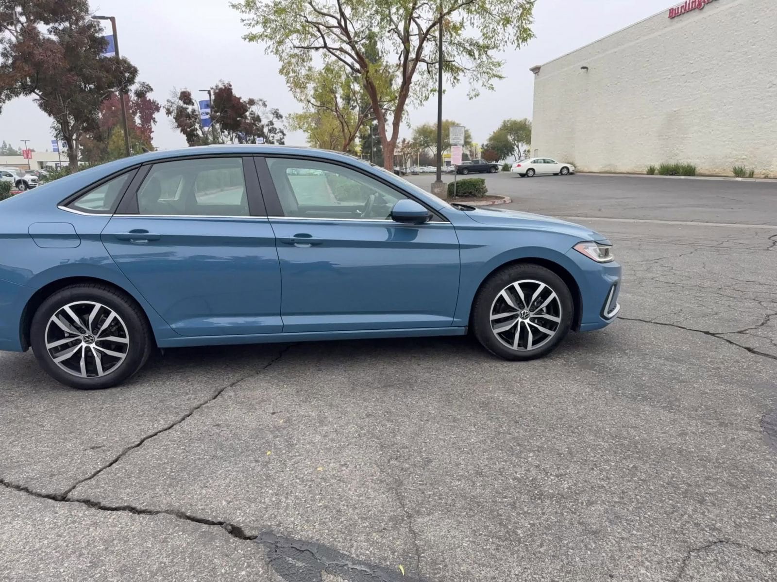 Thumbnail: 2025 Volkswagen Jetta - 16