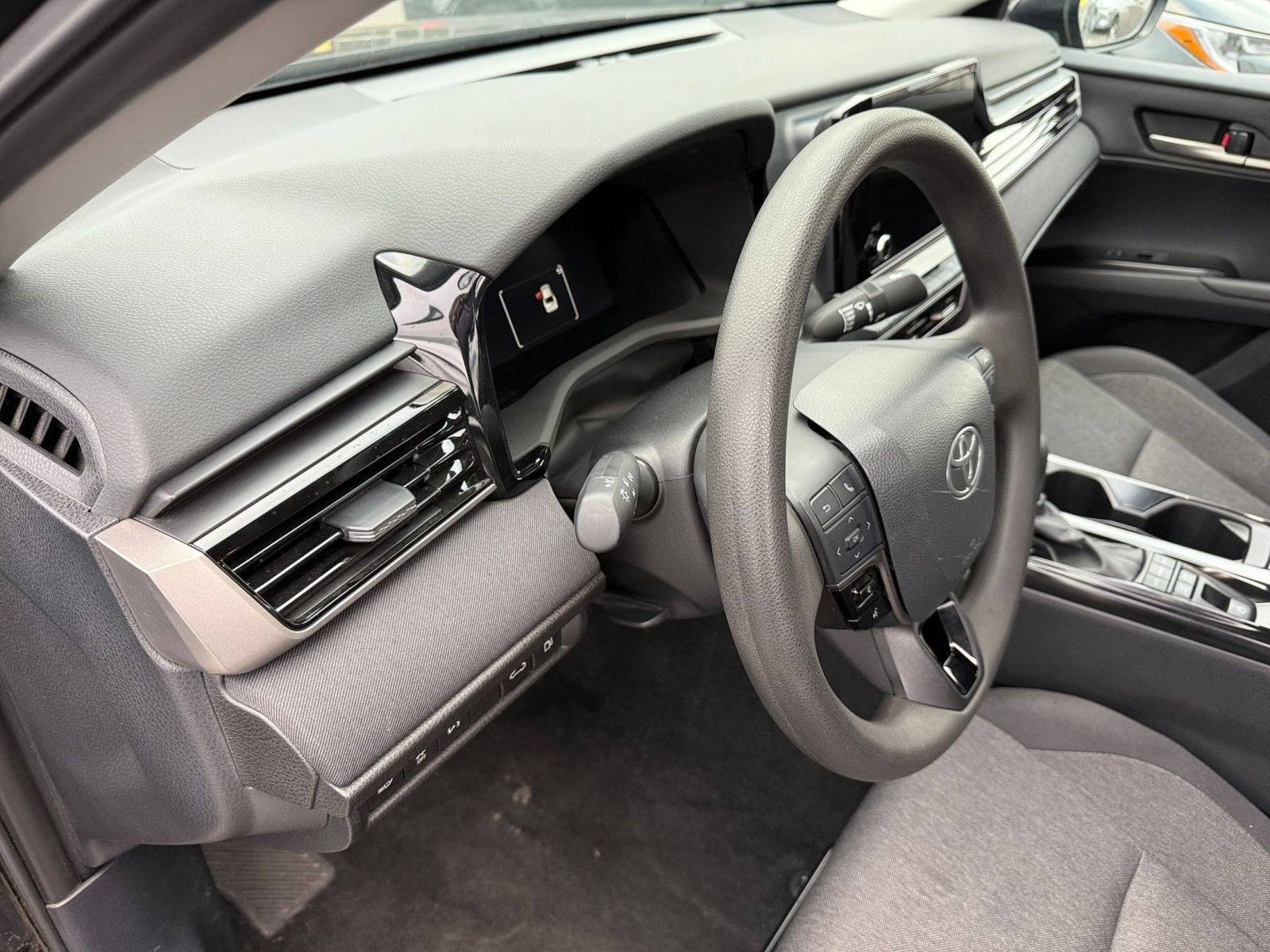 Thumbnail: 2025 Toyota Camry - 32