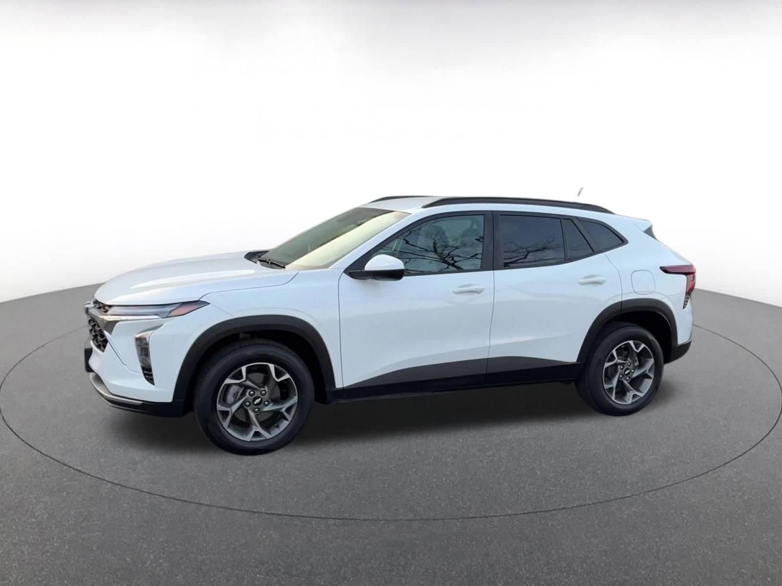 Thumbnail: 2025 Chevrolet Trax - 8