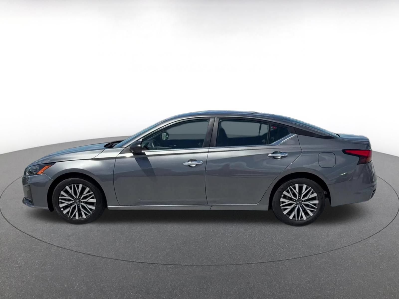 Thumbnail: 2025 Nissan Altima - 8