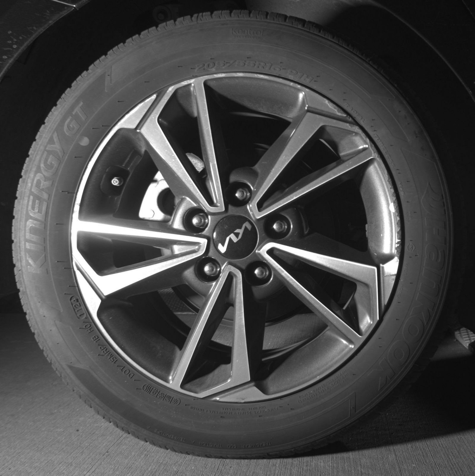 Thumbnail: 2024 Kia Forte - 18