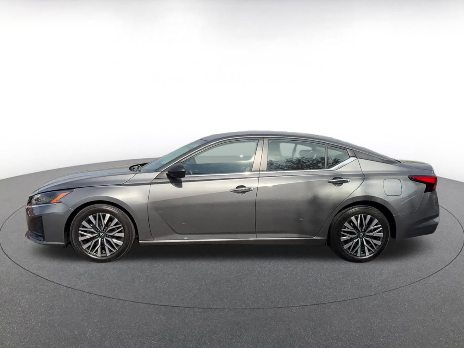 Thumbnail: 2024 Nissan Altima - 9