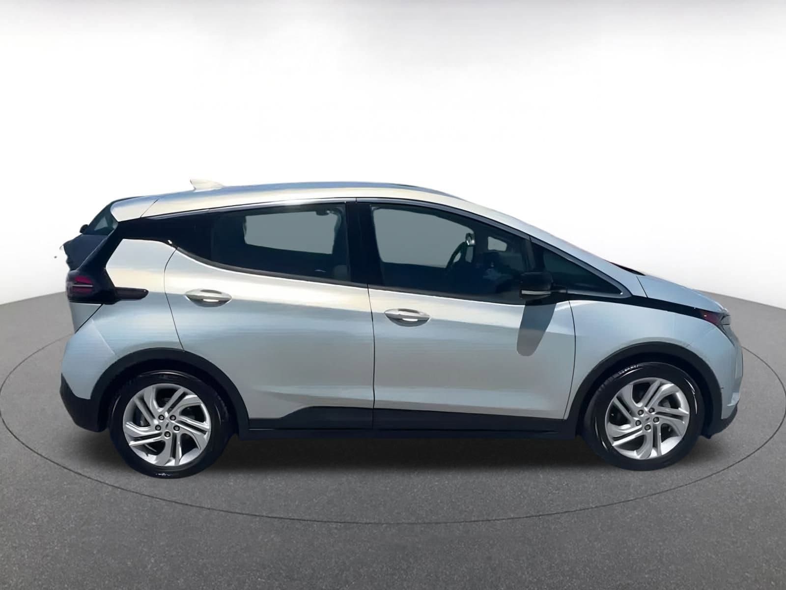 Thumbnail: 2023 Chevrolet Bolt EV - 15