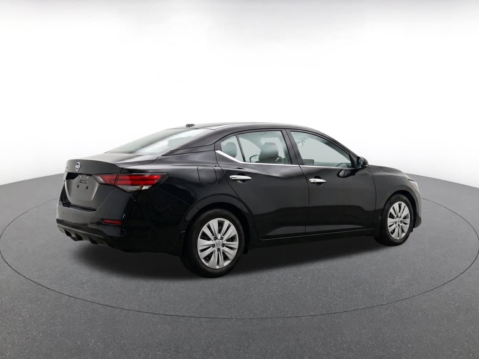 Thumbnail: 2025 Nissan Sentra - 9