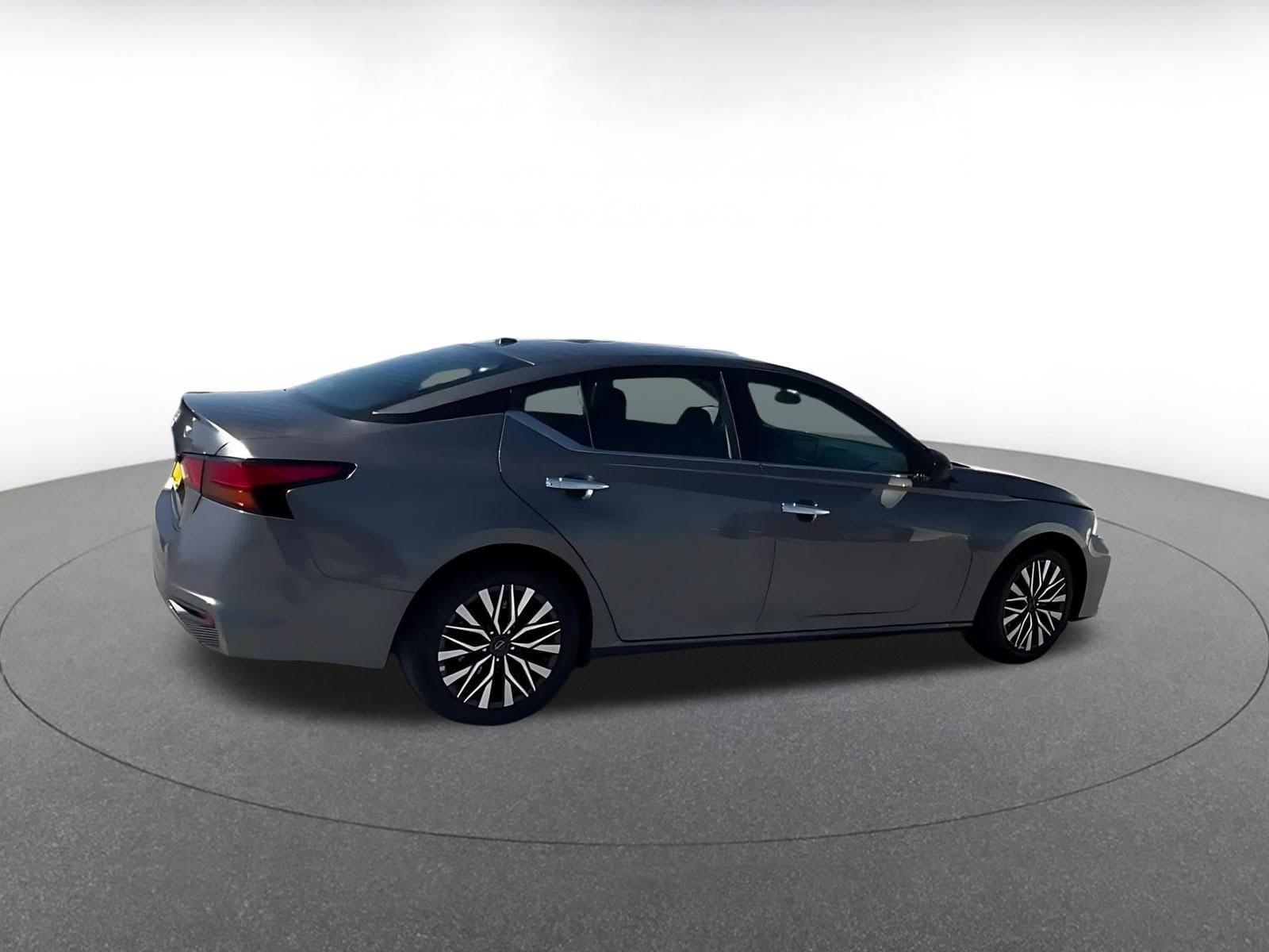 Thumbnail: 2025 Nissan Altima - 13