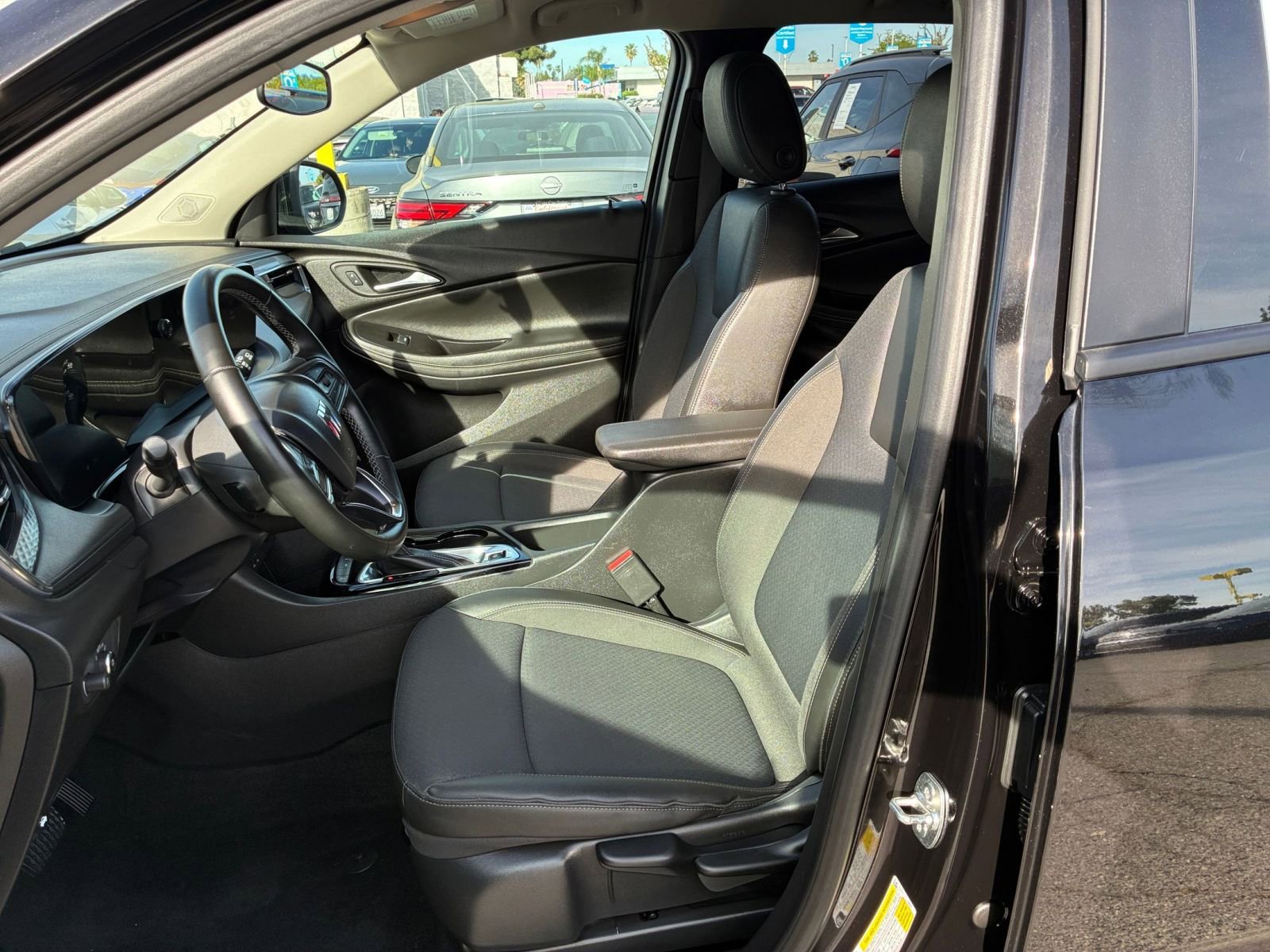 Thumbnail: 2025 Buick Encore GX - 25