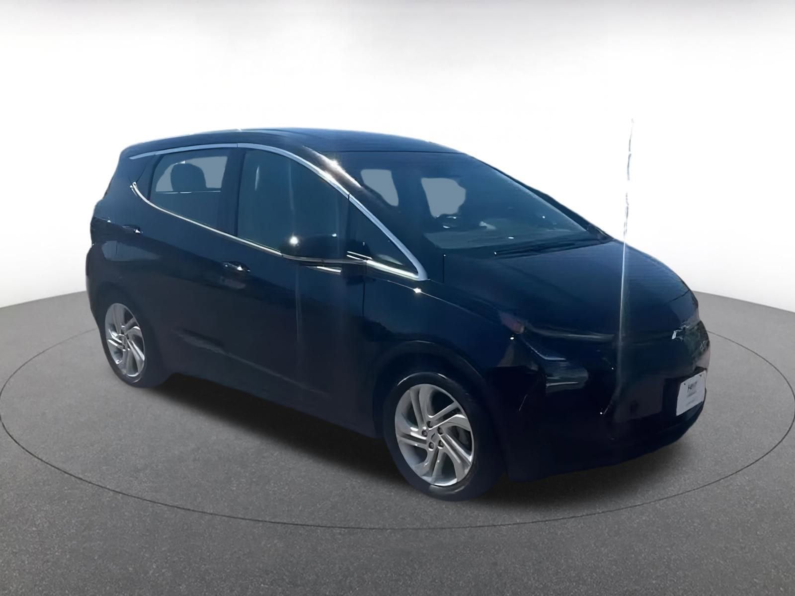Thumbnail: 2023 Chevrolet Bolt EV - 2
