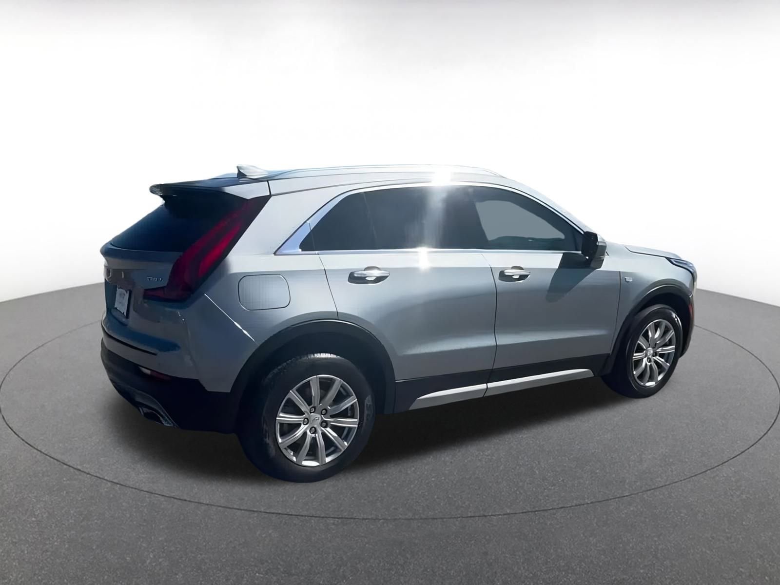 Thumbnail: 2023 Cadillac XT4 - 12