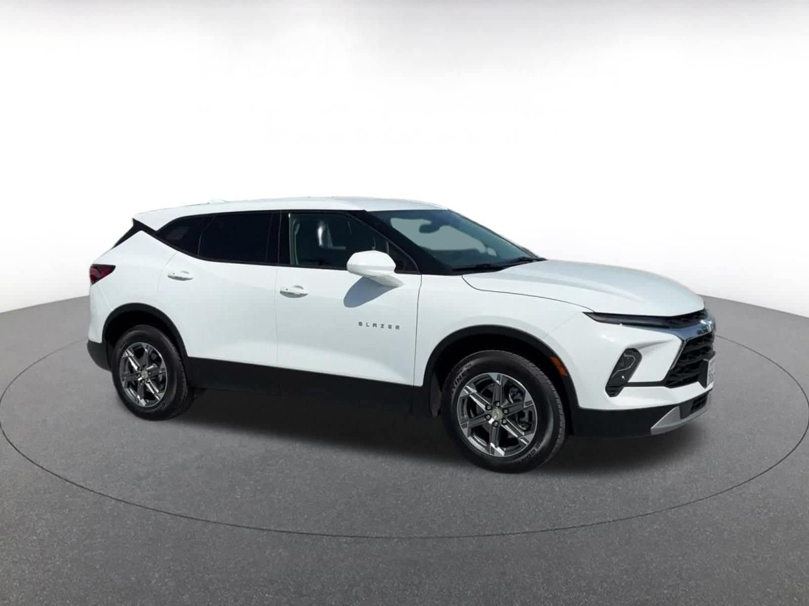 Thumbnail: 2026 Chevrolet Blazer - 2