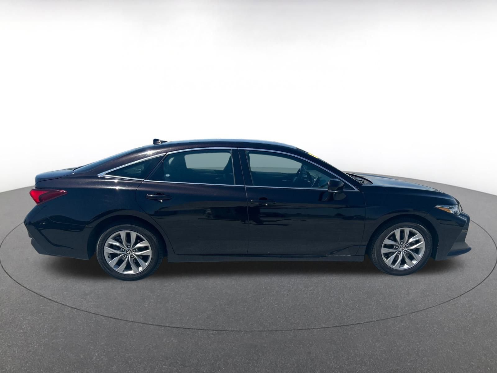 Thumbnail: 2022 Toyota Avalon - 7