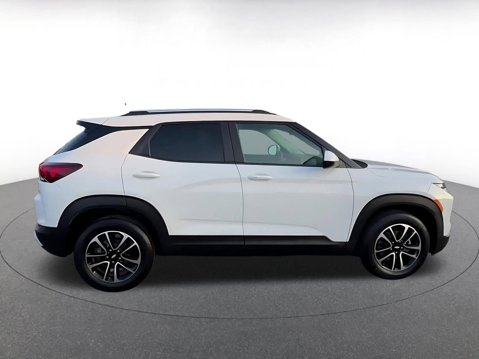 Thumbnail: 2025 Chevrolet TrailBlazer - 16