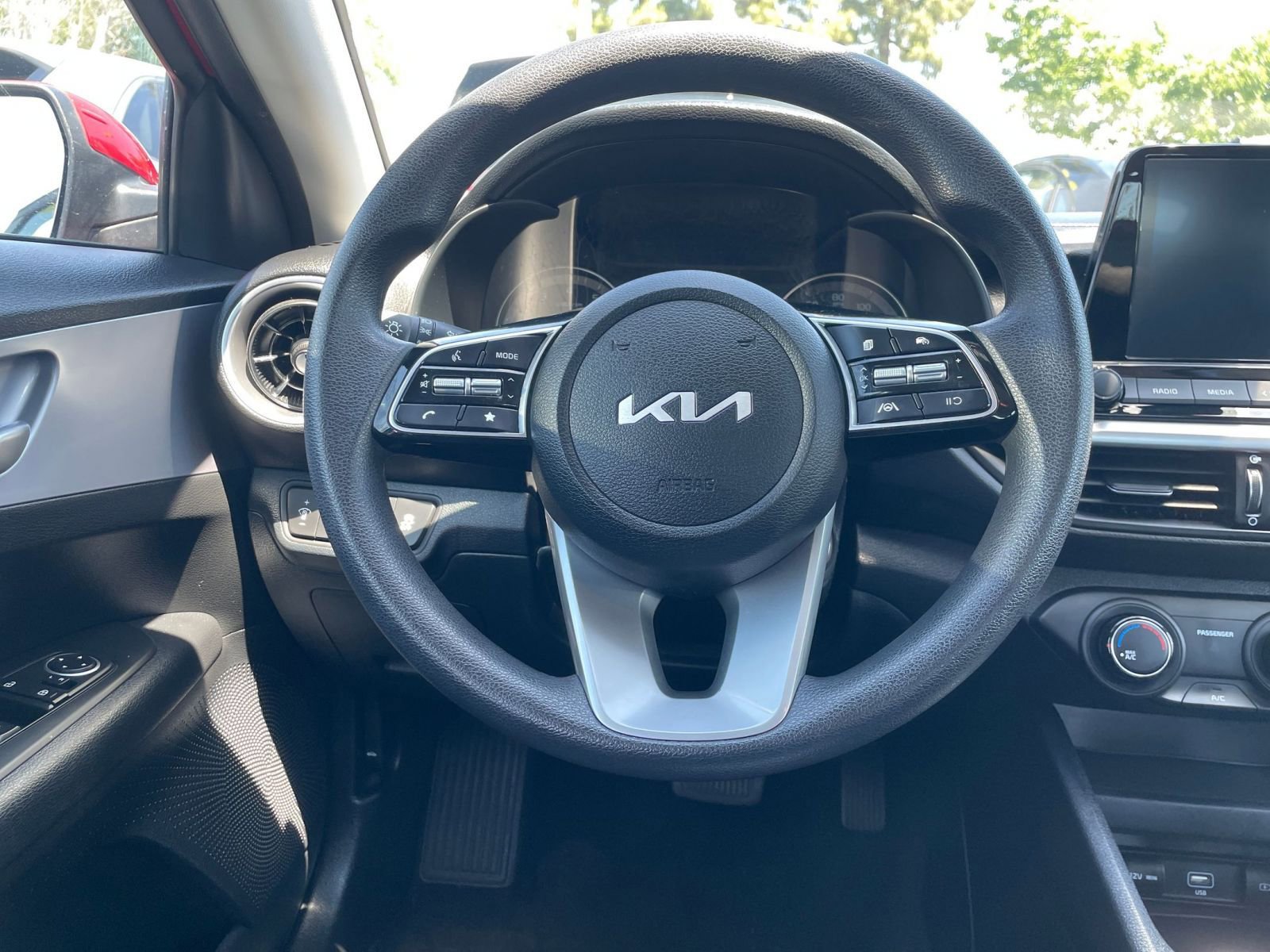 Thumbnail: 2024 Kia Forte - 16