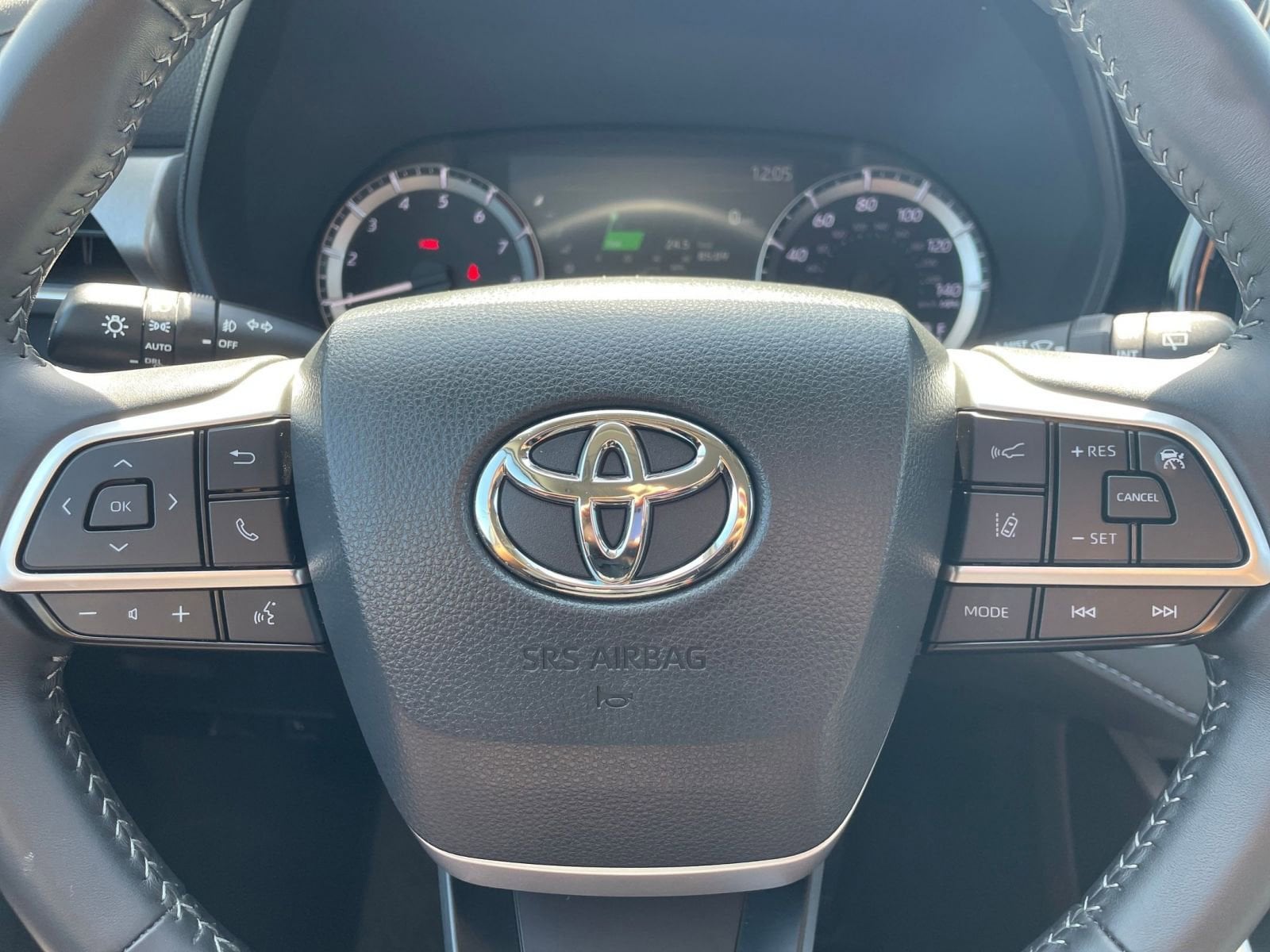 Thumbnail: 2025 Toyota Highlander - 29