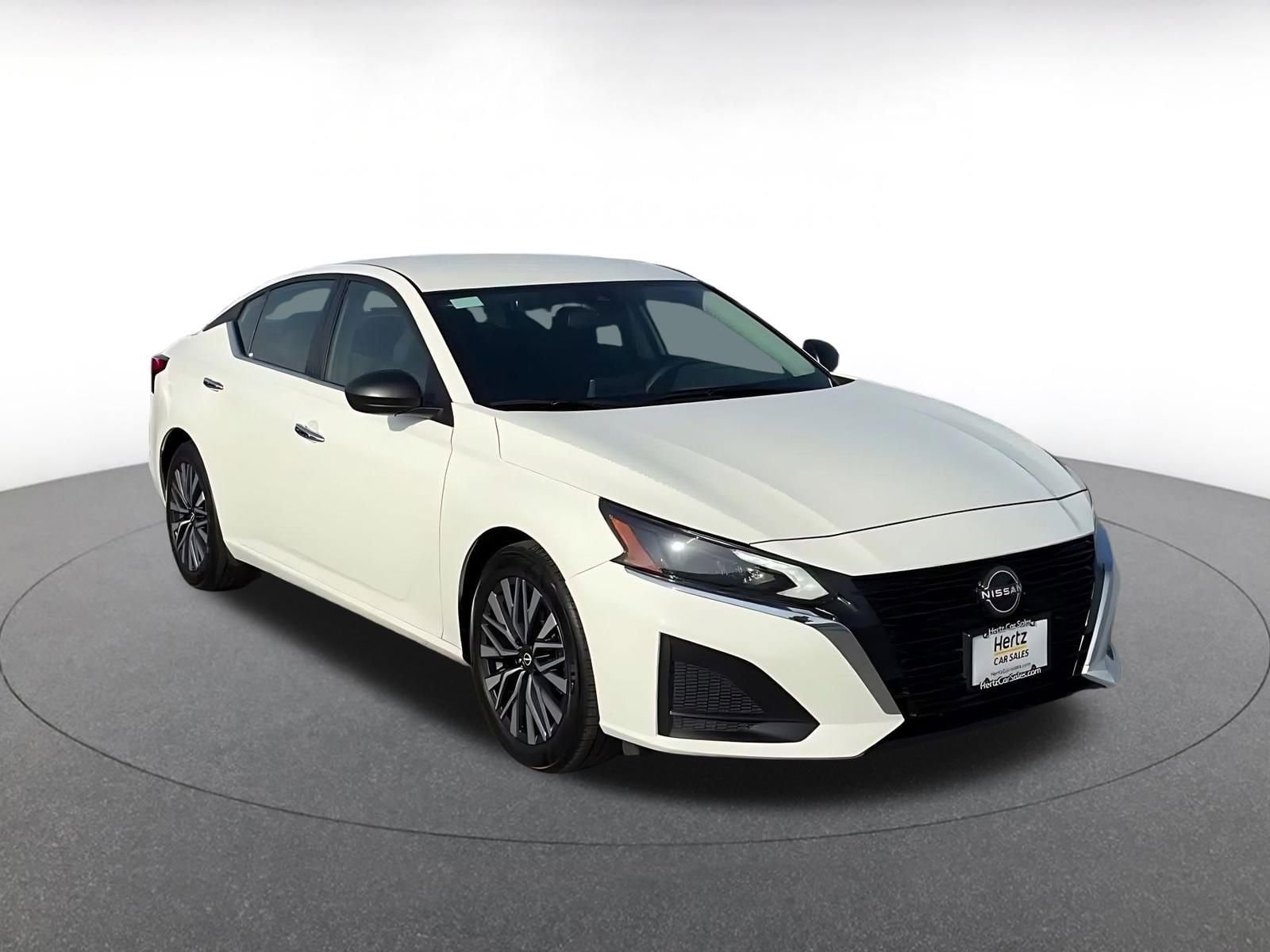 Thumbnail: 2025 Nissan Altima - 3