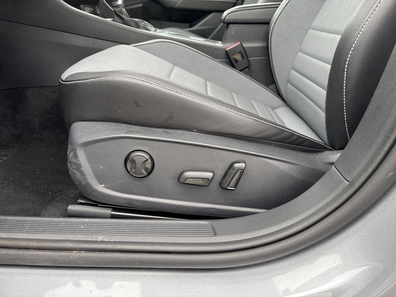 Thumbnail: 2025 Volkswagen Jetta - 23