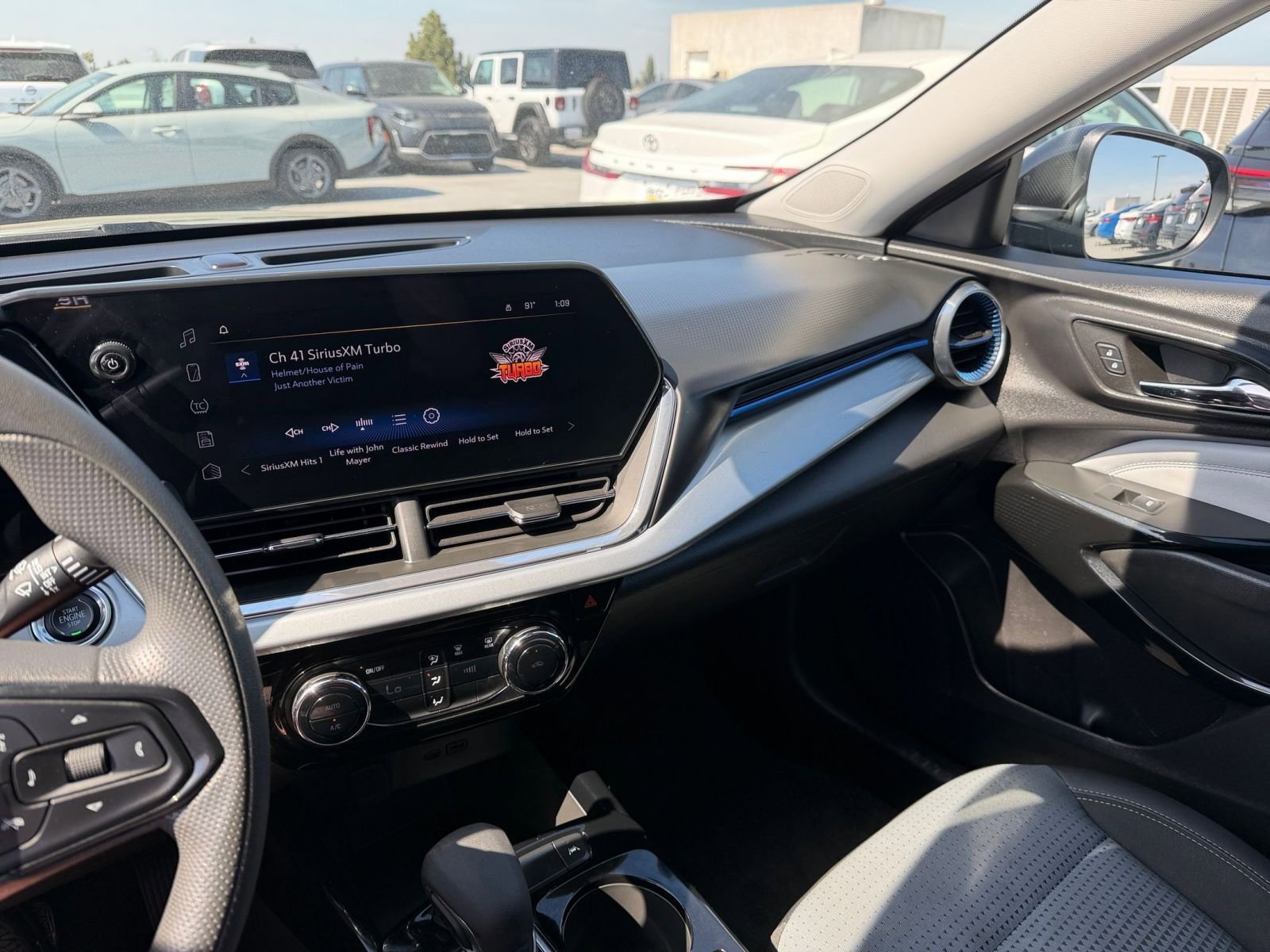 Thumbnail: 2025 Chevrolet Trax - 34