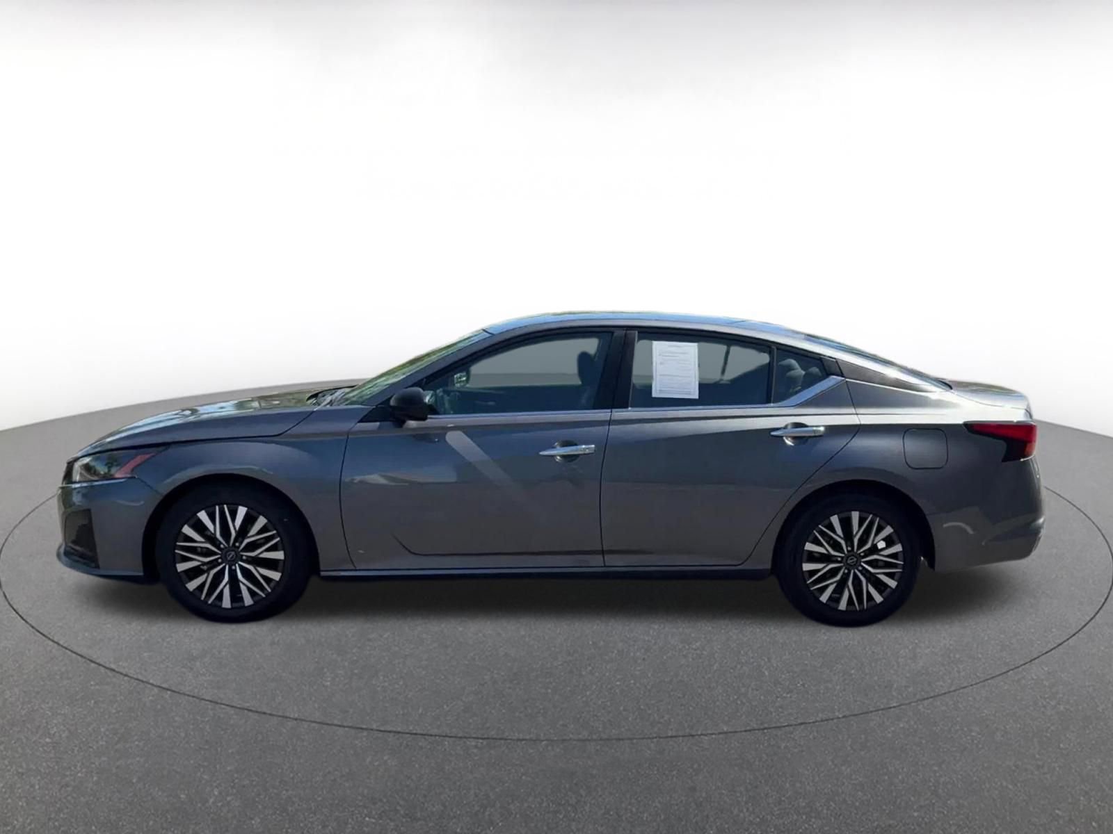 Thumbnail: 2025 Nissan Altima - 9