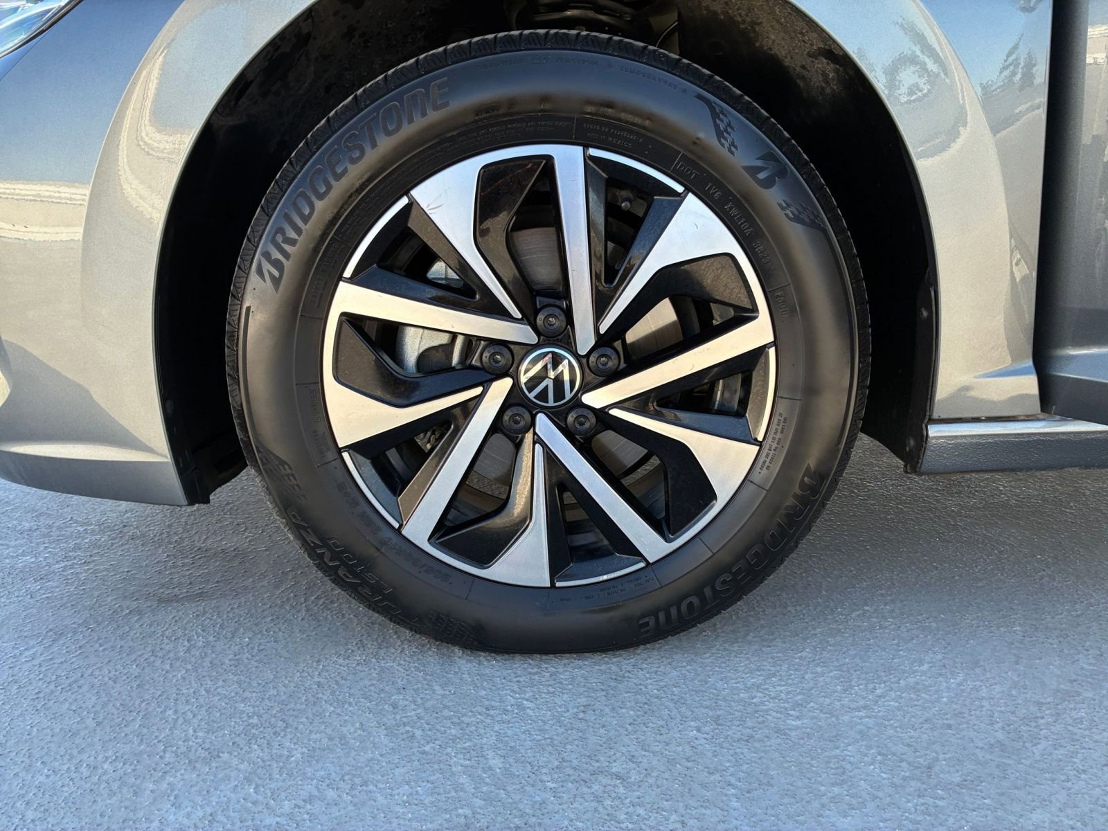 Thumbnail: 2024 Volkswagen Jetta - 29