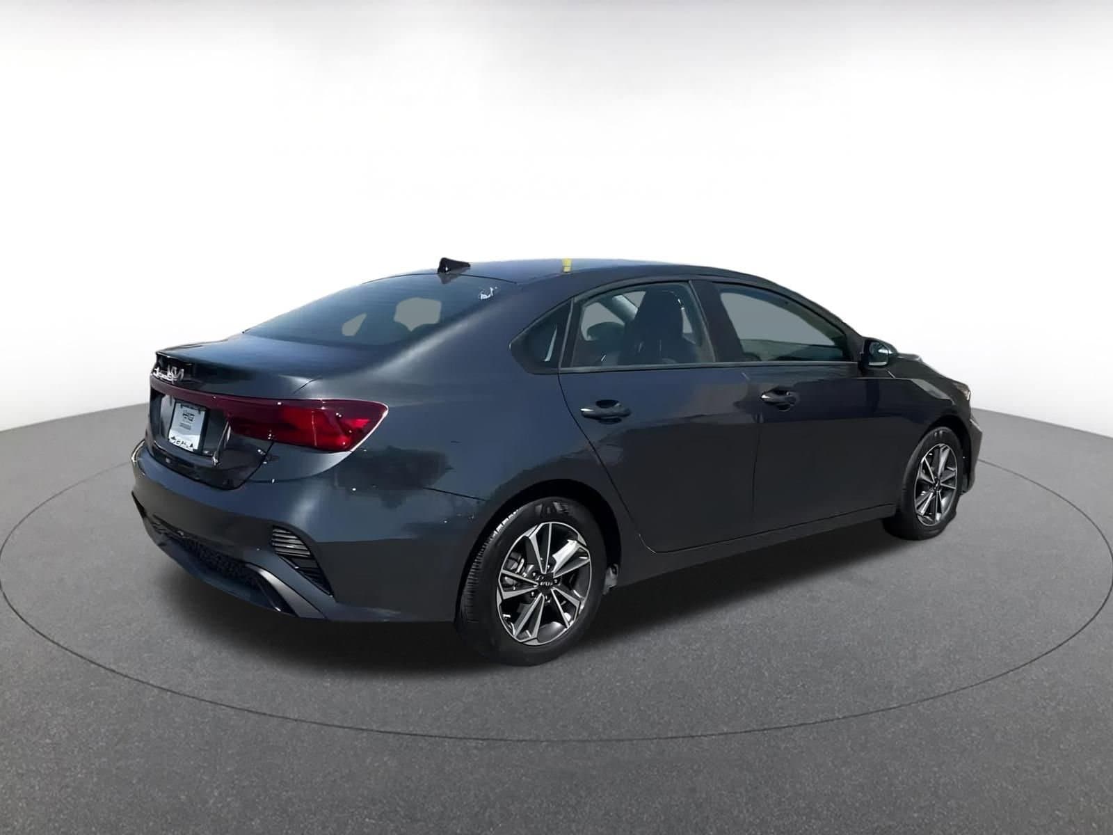 Thumbnail: 2024 Kia Forte - 15