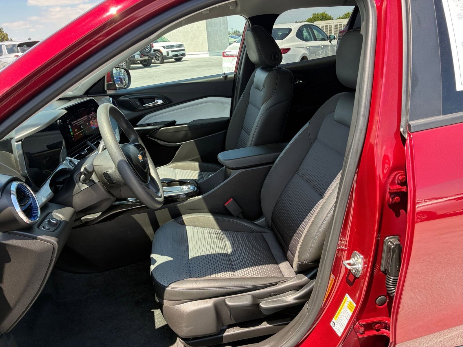 Thumbnail: 2025 Chevrolet Trax - 25
