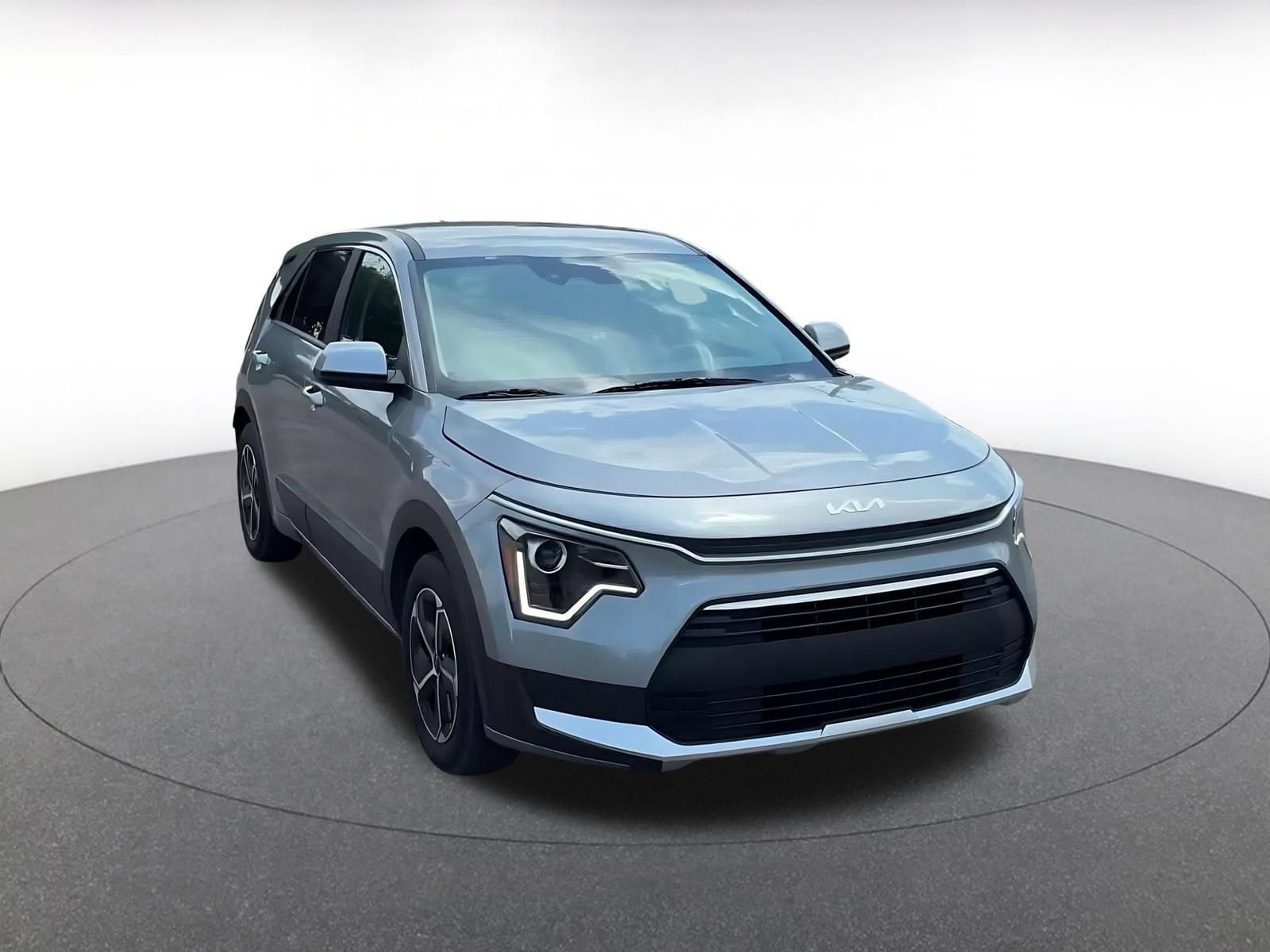 Thumbnail: 2026 Kia Niro - 3
