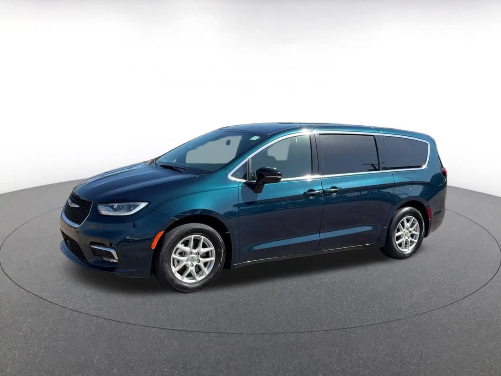 Thumbnail: 2025 Chrysler Pacifica - 6