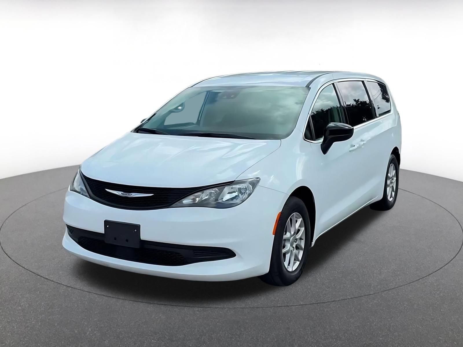 Thumbnail: 2024 Chrysler Voyager - 7
