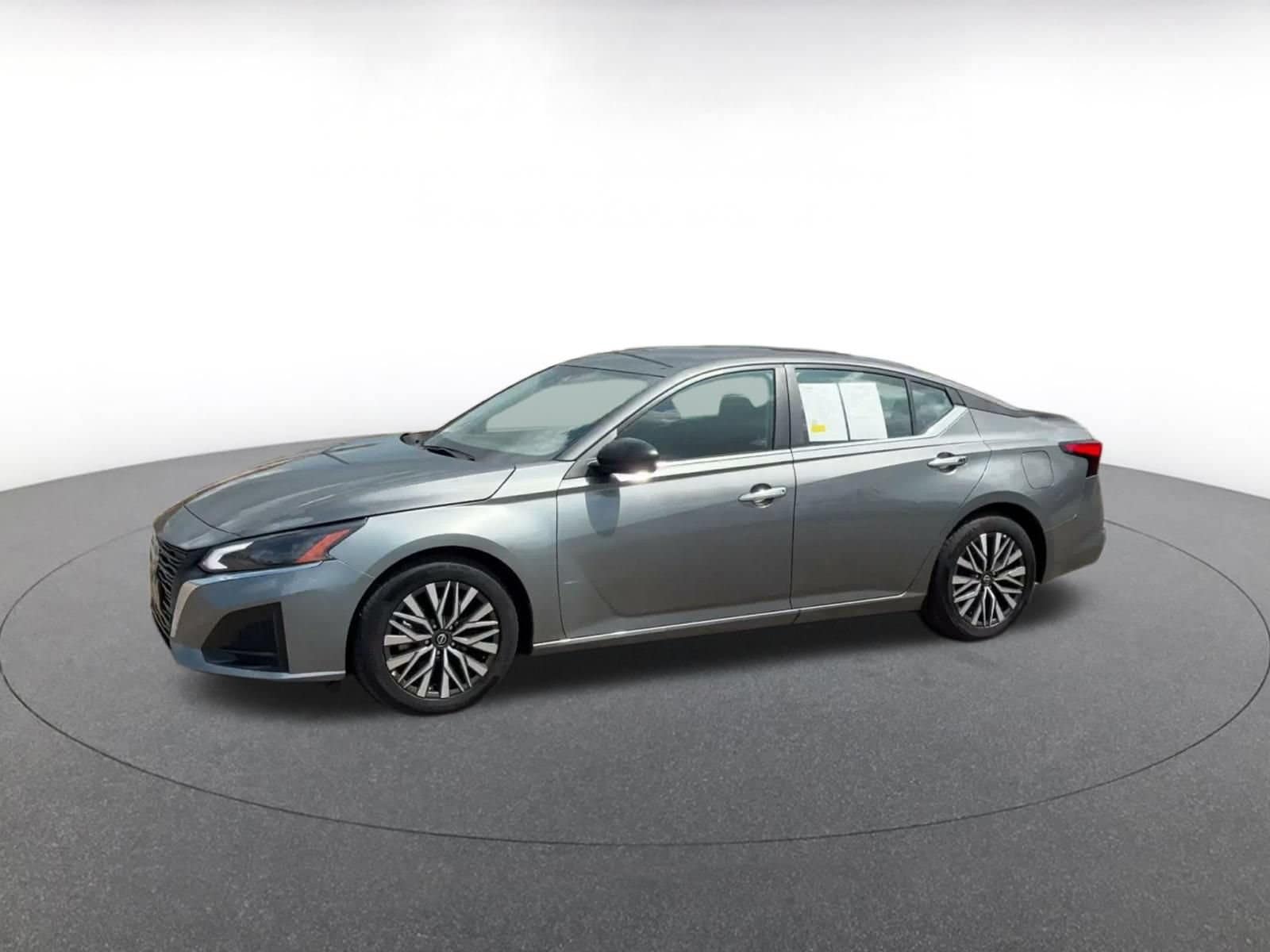 Thumbnail: 2025 Nissan Altima - 8