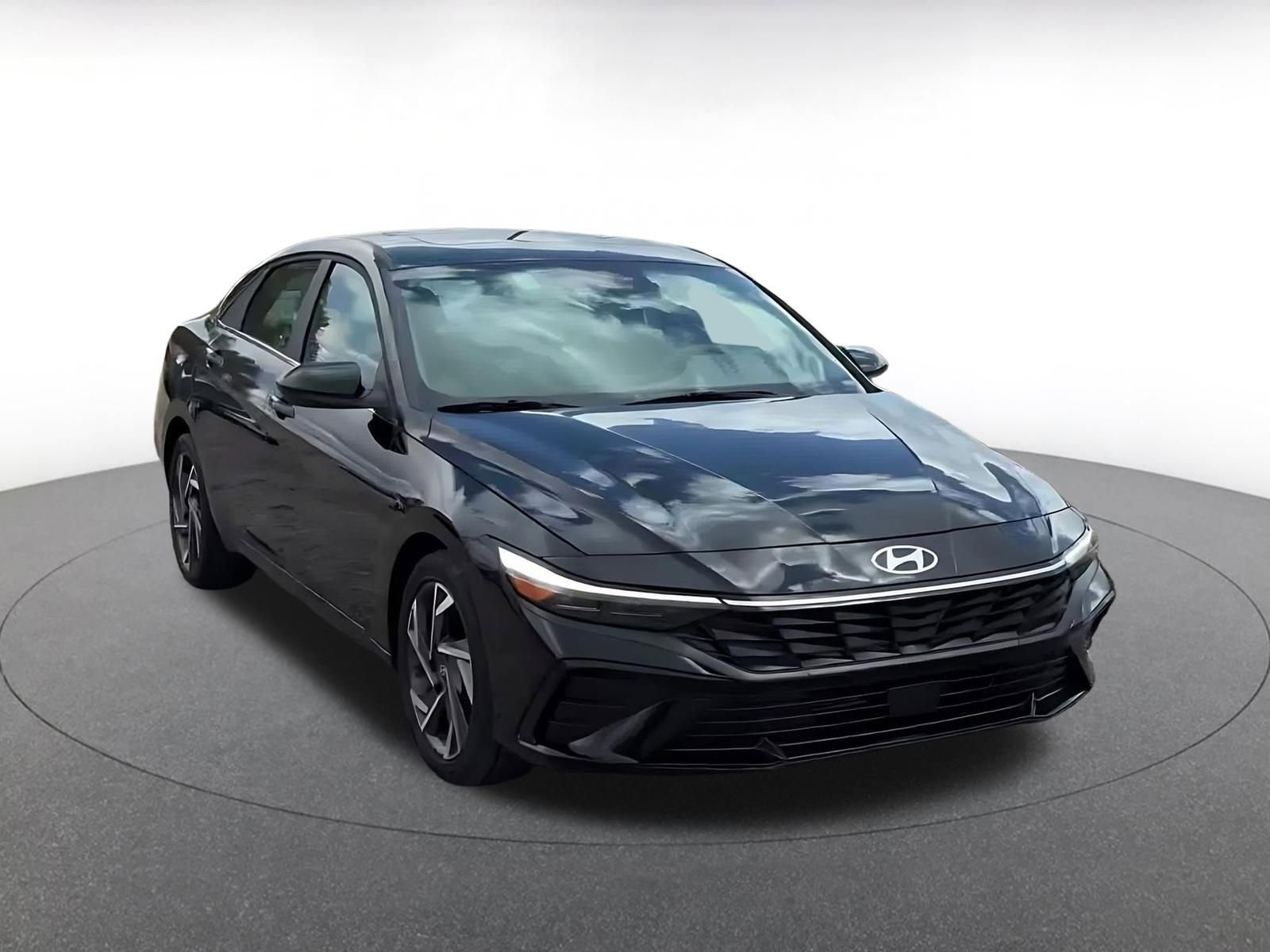 Thumbnail: 2025 Hyundai Elantra - 3