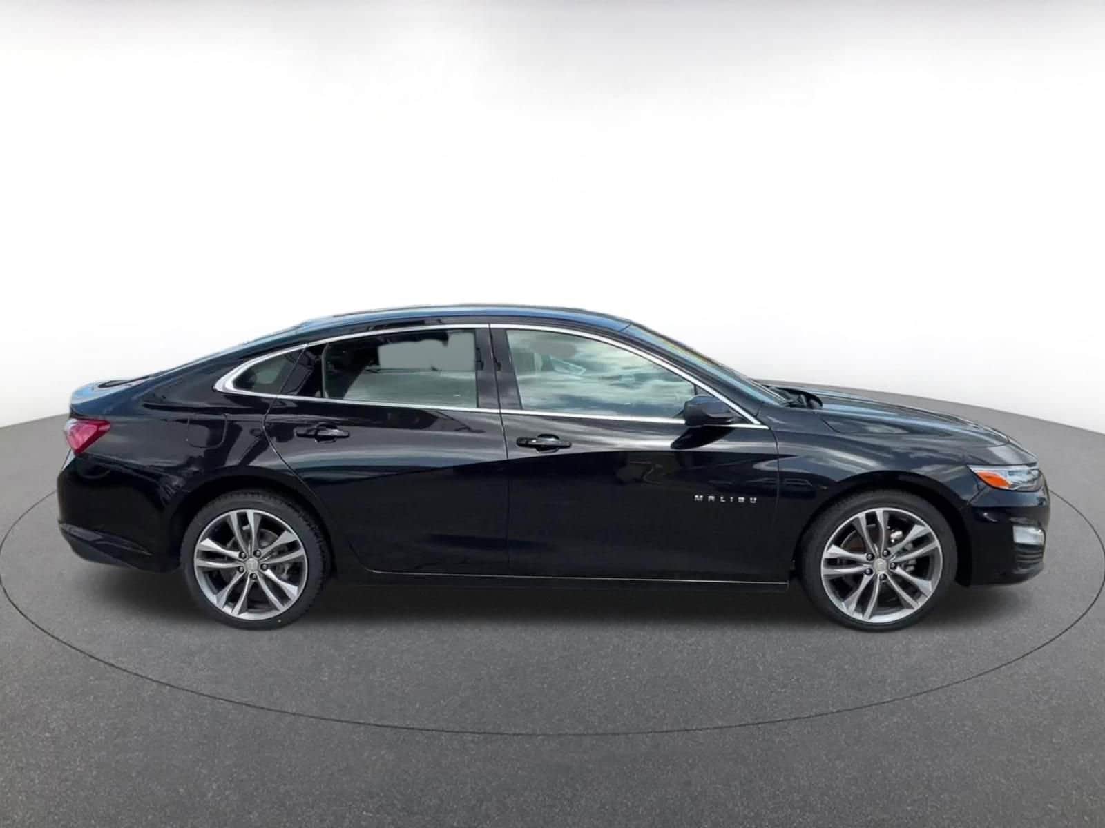 Thumbnail: 2024 Chevrolet Malibu - 16