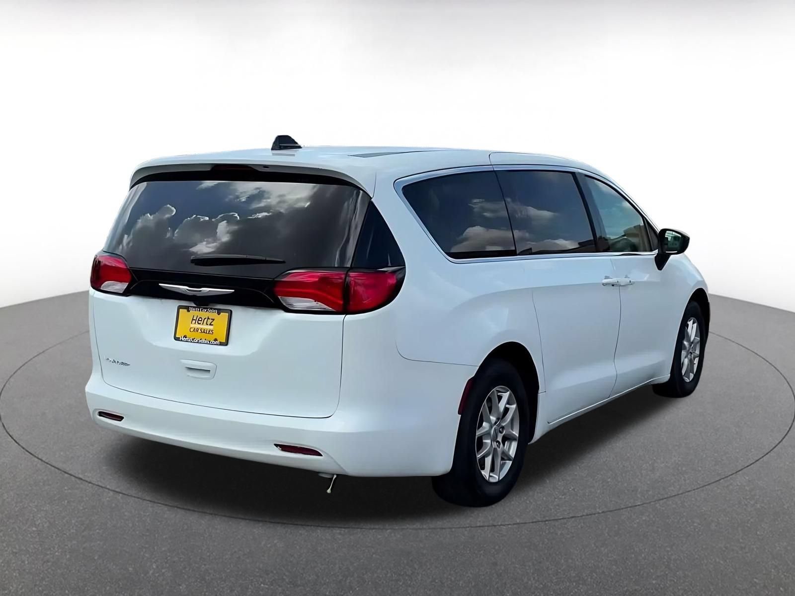 Thumbnail: 2024 Chrysler Voyager - 15