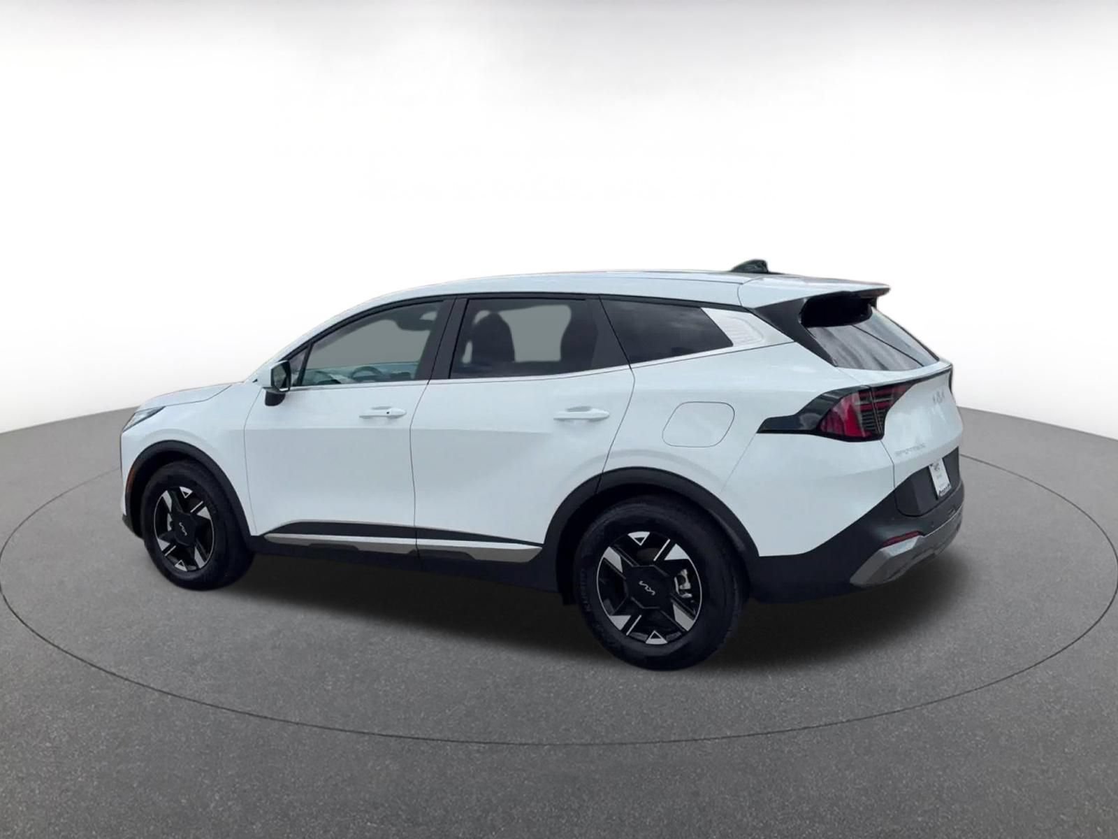 Thumbnail: 2026 Kia Sportage - 10