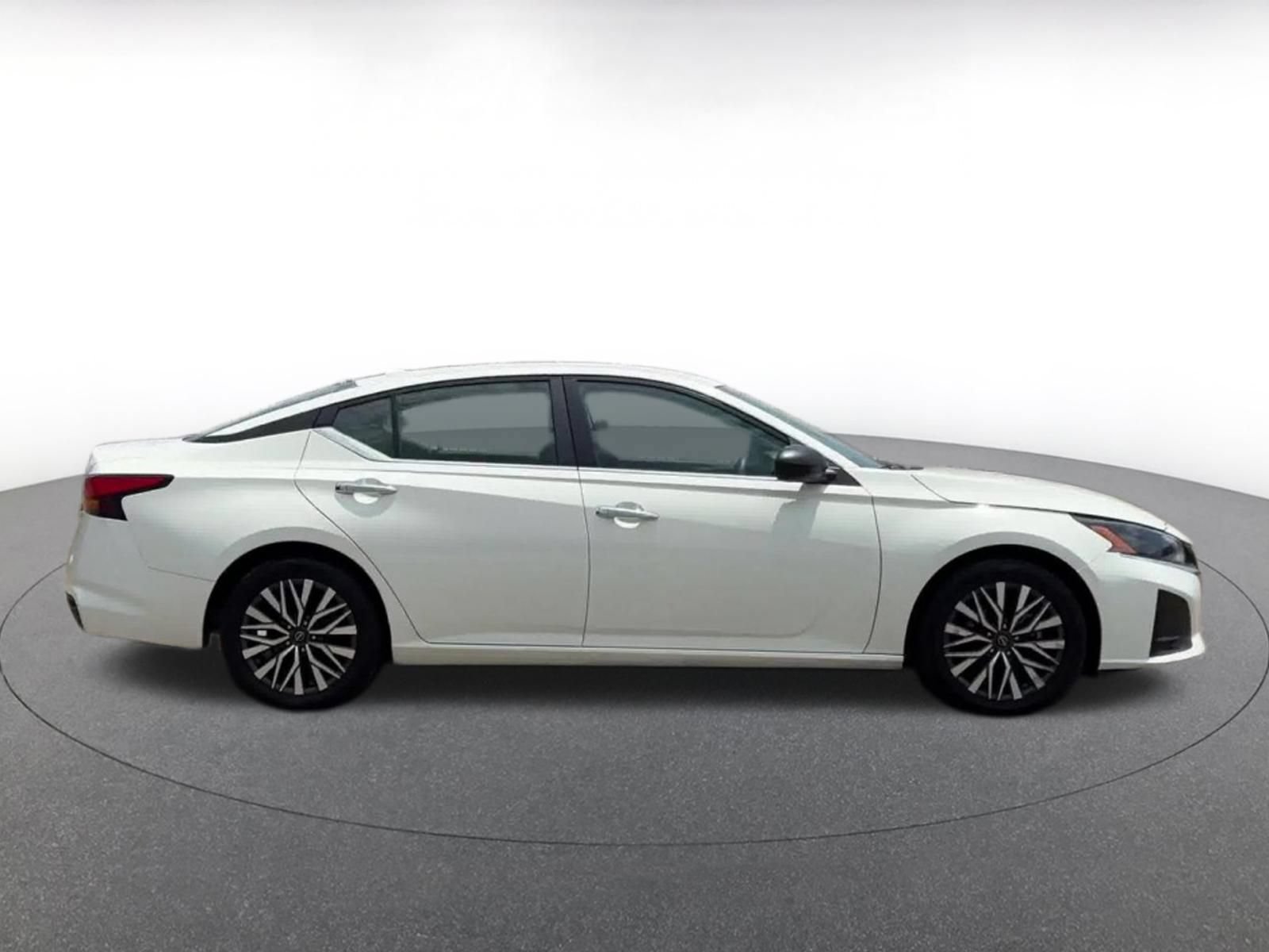 Thumbnail: 2025 Nissan Altima - 16