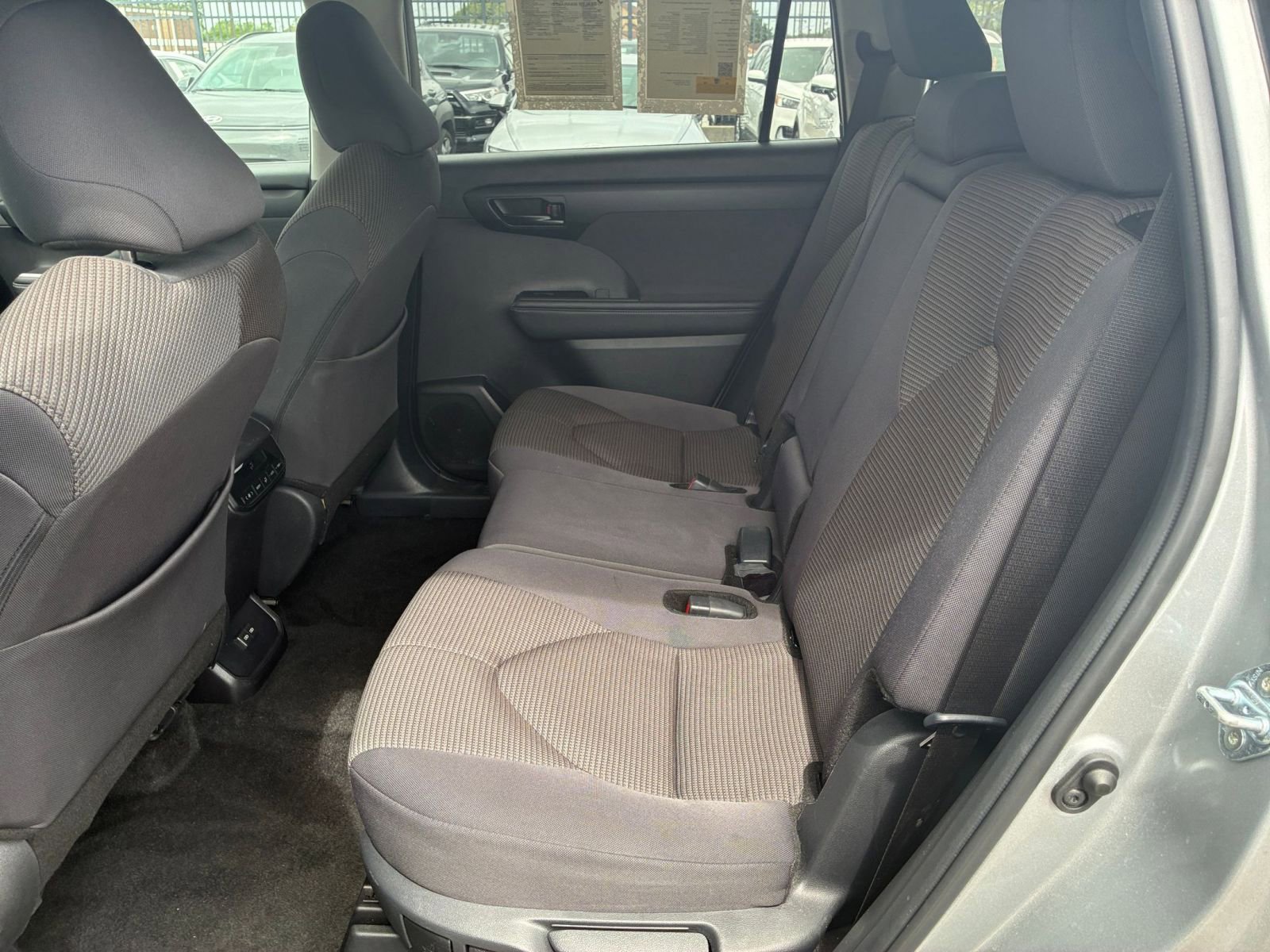 Thumbnail: 2025 Toyota Highlander - 27